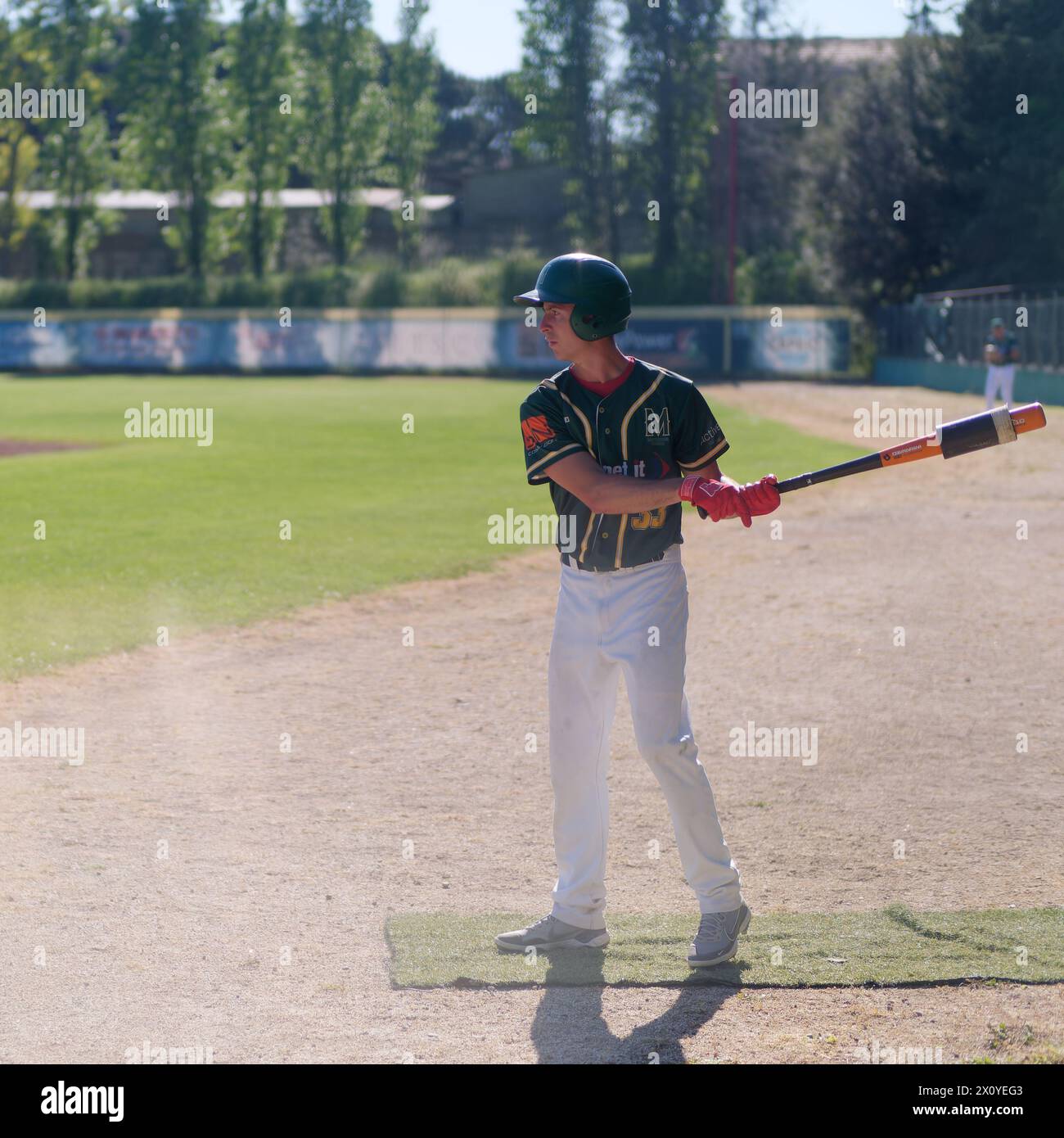 Lokales Derby-Baseballspiel in Montefiascone zwischen Montefiascone und Viterbo. Provinz Viterbo, Region Latium, Italien. April 2024 Stockfoto