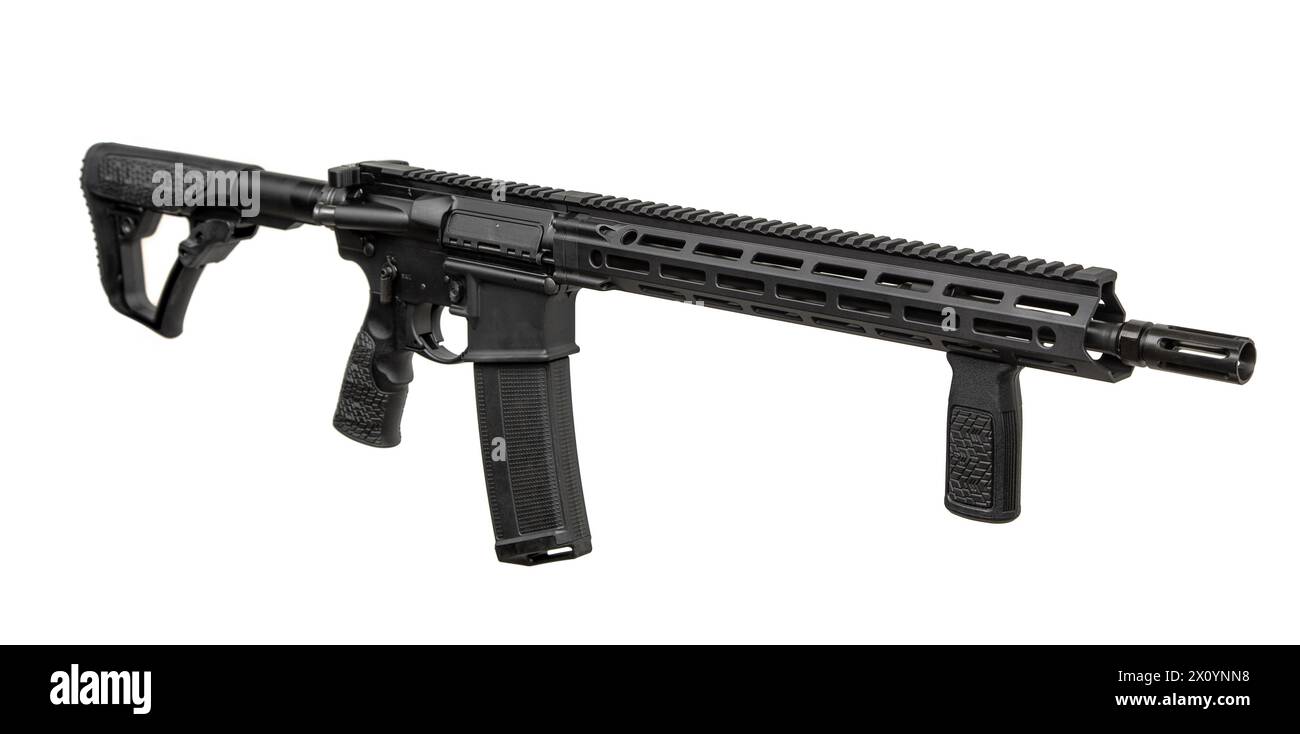 Ein moderner automatischer Karabiner ohne Visier und mit zusätzlichem Griff. Isolieren auf weißem Hintergrund. Stockfoto