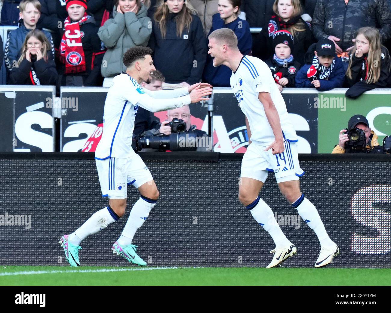 Andreas Cornelius, der FC Kopenhagen, erzielte im Superliga-Spiel zwischen dem FC Midtjylland und dem FC Kopenhagen in der MCH Arena in Herning am Sonntag, den 14. April 2024, 1-0 Treffer. (Foto: Henning Bagger/Ritzau Scanpix) Stockfoto