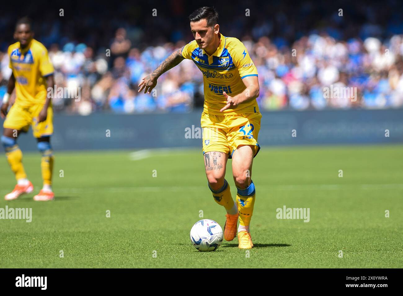 Neapel, Italien. April 2024. Emanuele Valeri von Frosinone Calcio während des Spiels der Serie A zwischen dem SSC Napoli und Frosinone Calcio im Stadio Diego Armando Maradona Neapel am 14. April 2024. Franco Romano/Alamy Live News Stockfoto