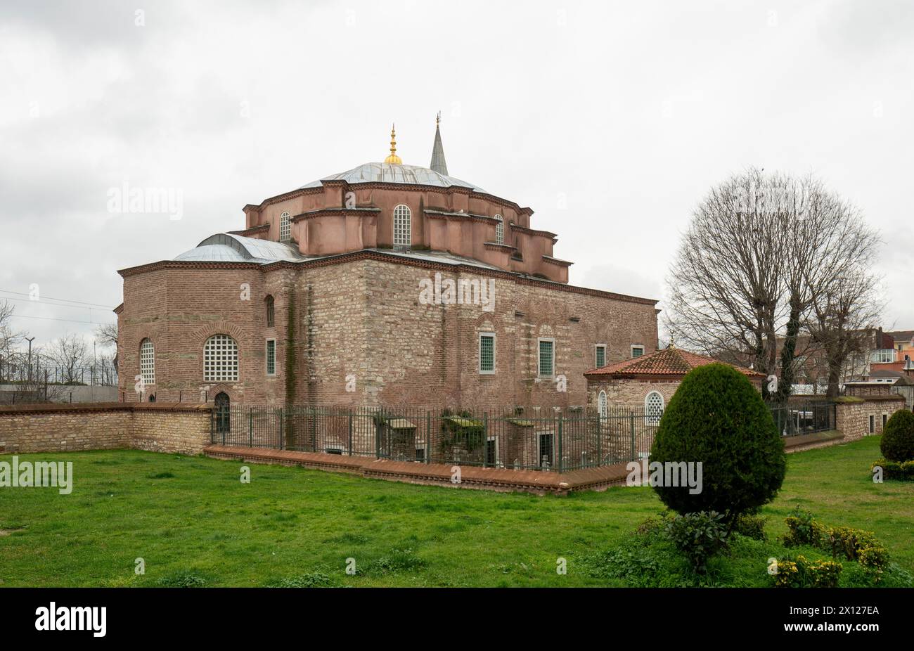 Istanbul, Kücük-Aya-Sofya-Moschee, sog. Kleine Hagia Sophia, (Vorläuferbau von S. Vitale in Ravenna und Dom zu Aachen), Blick von Nordosten Stockfoto