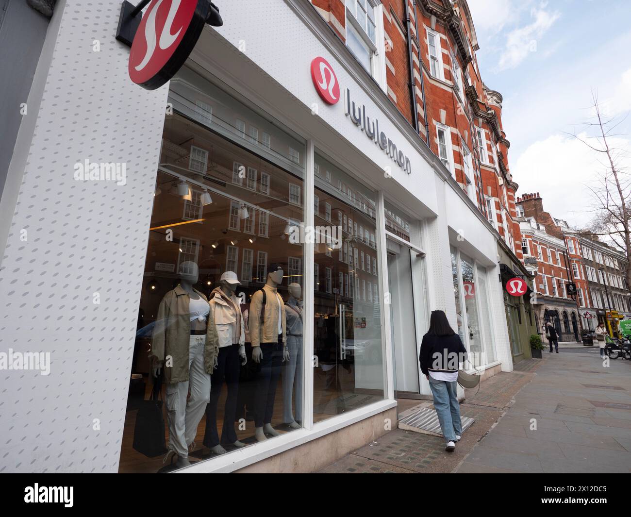 Lululemon athletica Inc., Lululemon Yoga und Activewear Einzelhandel Mode Mode Store, Central London Stockfoto