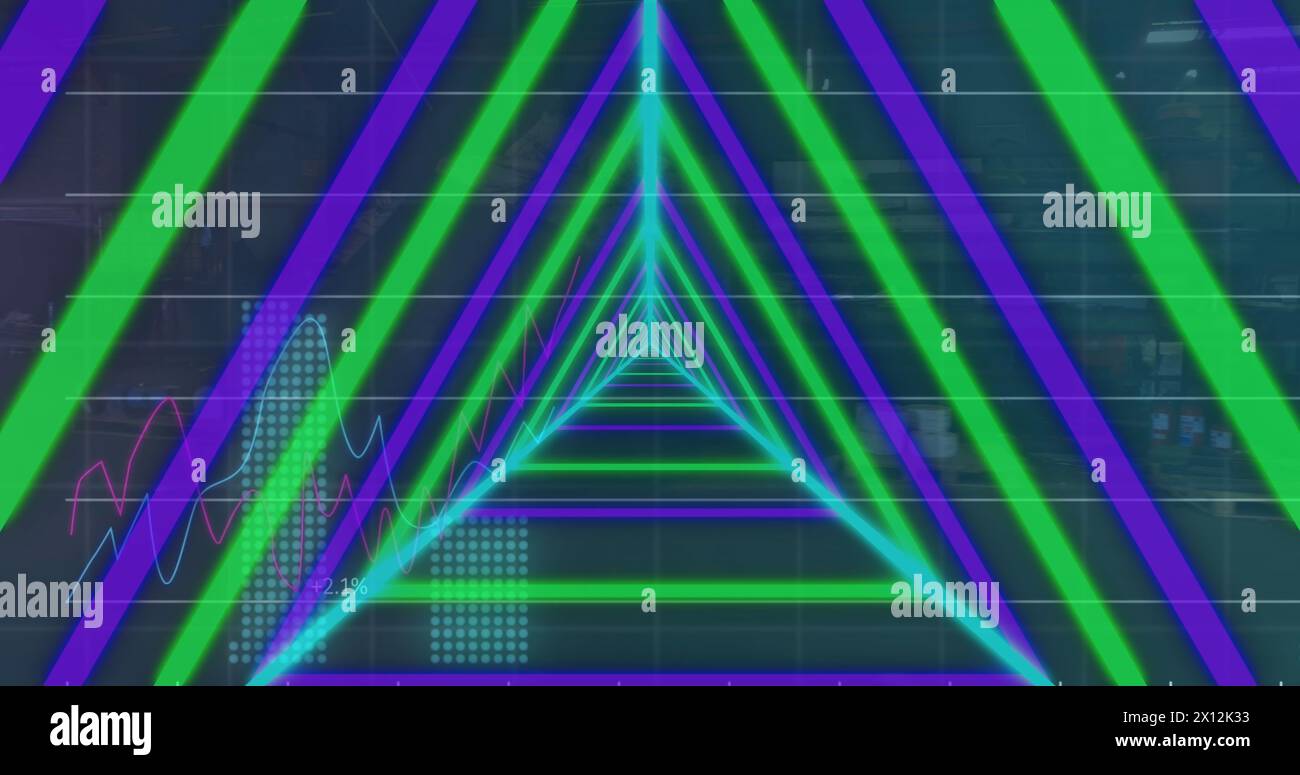 Bild von Neondreiecken und Diagrammen auf schwarzem Hintergrund Stockfoto