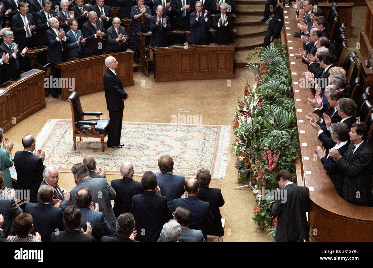 Einweihungsfeier von Dr. Kurt Waldheim: Nach einer außerordentlichen Versammlung der Bundesversammlung wird Bundespräsident Rudolf Kirchschlaeger (Foto) nach seiner 12-jährigen Amtszeit als Staatsoberhaupt Österreichs verworfen. - 19860708 PD0027 - Rechteinfo: Rechte verwaltet (RM) Stockfoto