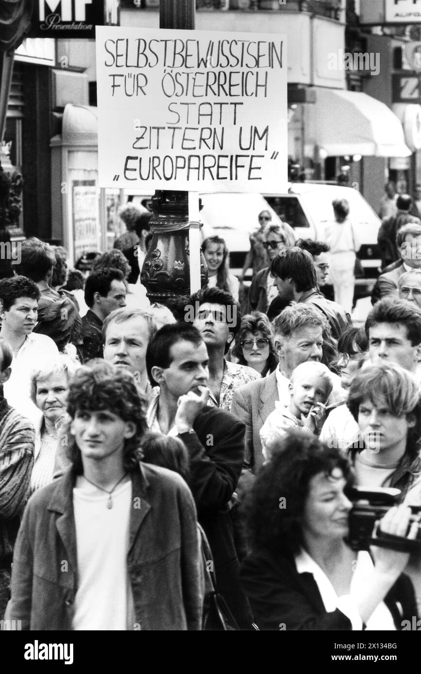 Wien am 23. Juni 1989: Demonstration gegen den geplanten Beitritt Österreichs zur Europäischen Gemeinschaft. - 19890623 PD0002 - Rechteinfo: Rechte verwaltet (RM) Stockfoto