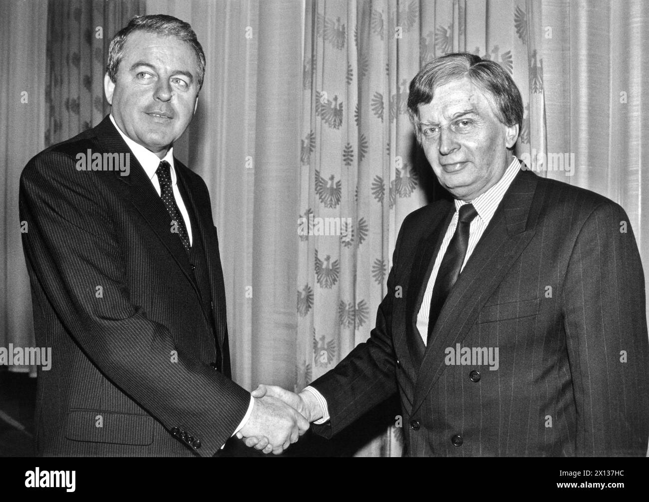 Wien am 23. Januar 1991: Der ungarische Ministerpräsident Joszef Antall (R.) wird vom österreichischen Bundeskanzler Franz Vranitzky begrüßt. - 19910123 PD0003 - Rechteinfo: Rechte verwaltet (RM) Stockfoto