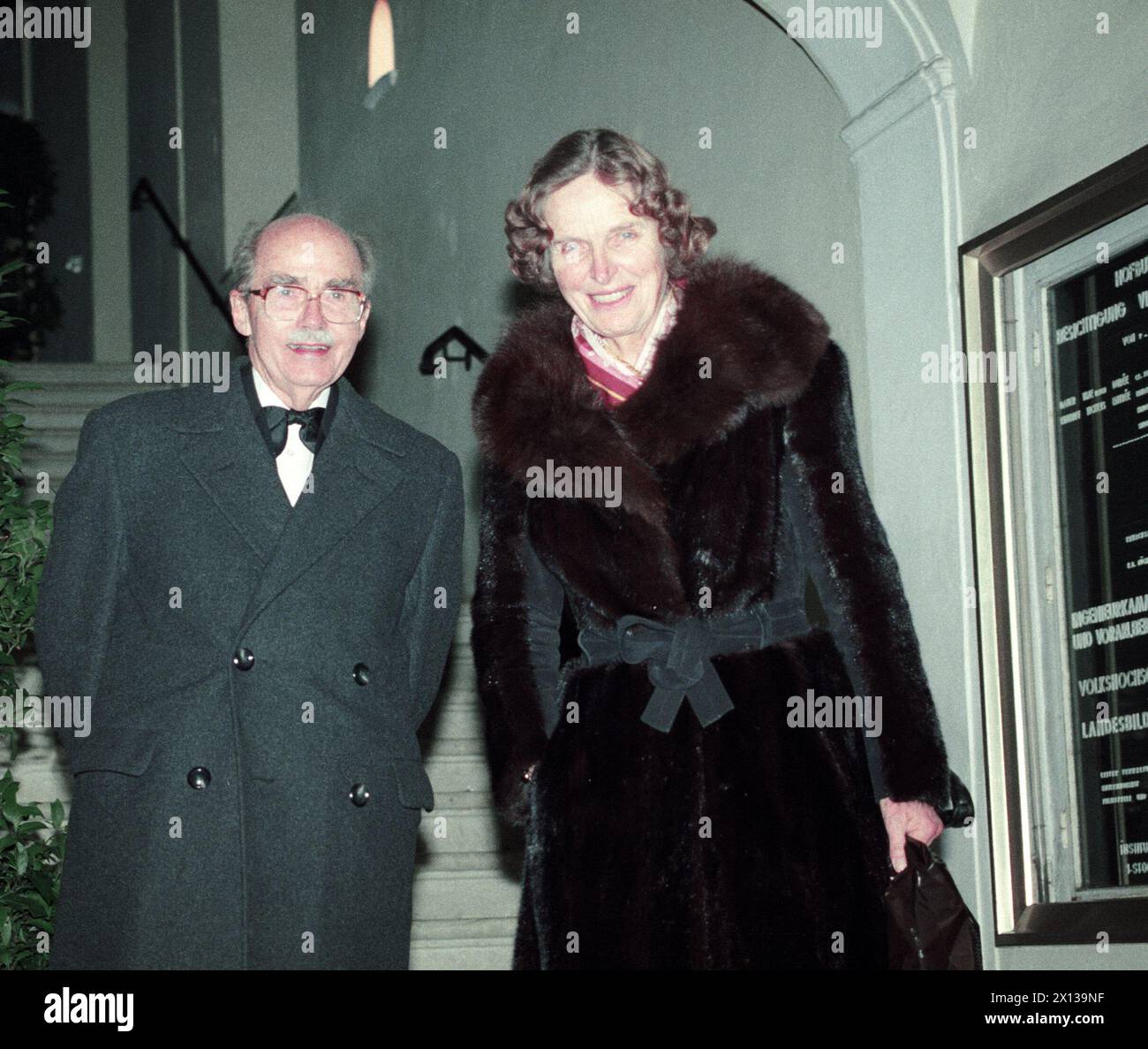 Otto Habsburg feiert seinen 80. Geburtstag in Innsbruck. Bild (links - rechts): Otto Habsburg mit seiner Frau Regina Habsburg am 14. November 1992. - 19921114 PD0002 - Rechteinfo: Rechte verwaltet (RM) Stockfoto