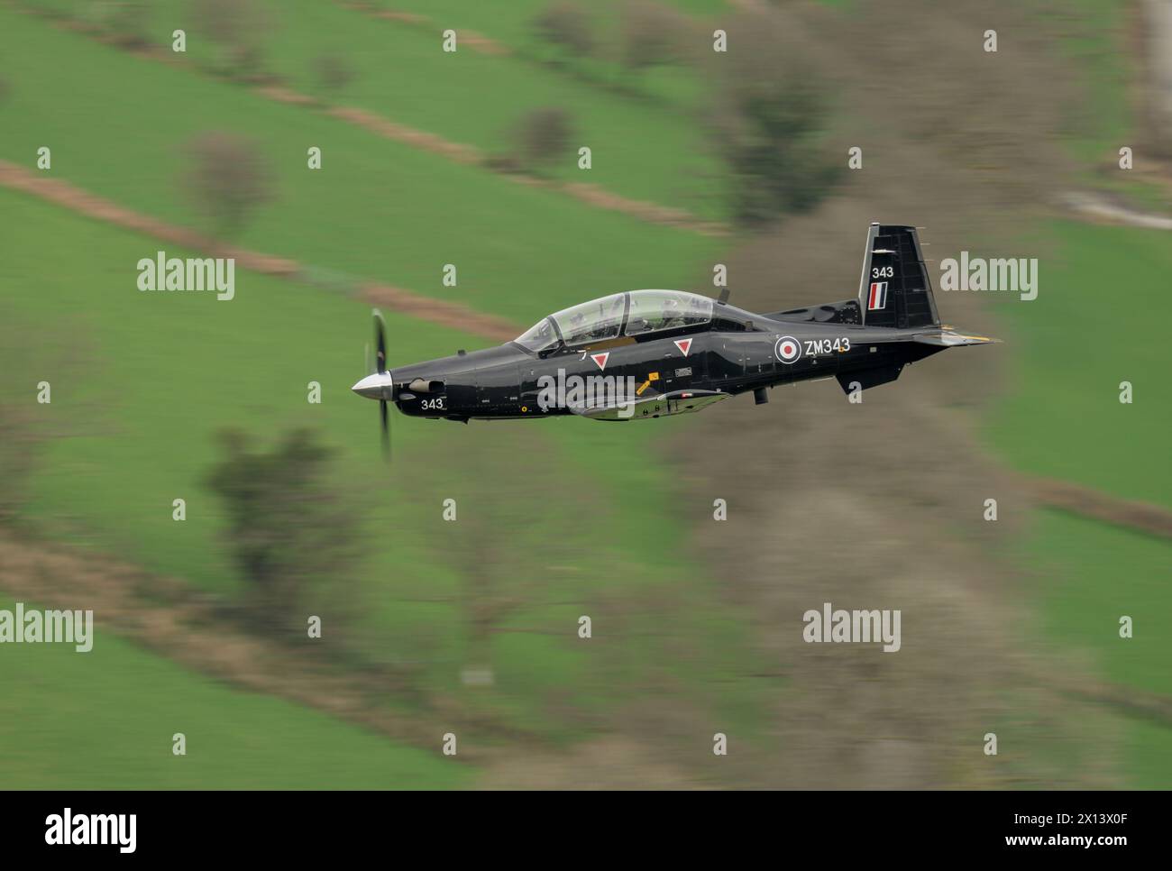 RAF Beechcraft T-6C Texan II ZM329 von RAF Valley auf einem Flugtraining in LFA7 (Machschleife) Stockfoto