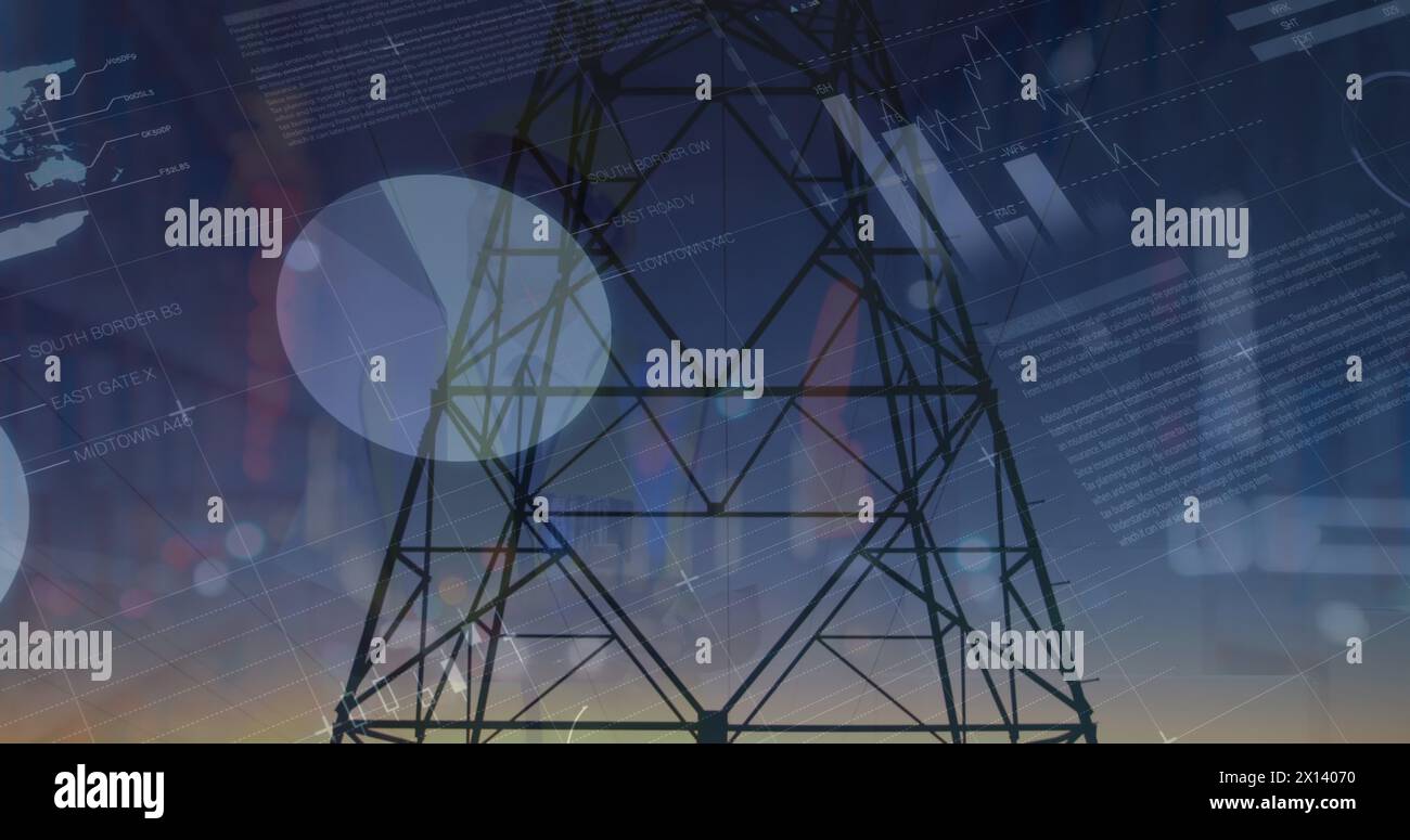 Abbildung von Diagrammen und Finanzdaten über Strommasten in der Dämmerung Stockfoto
