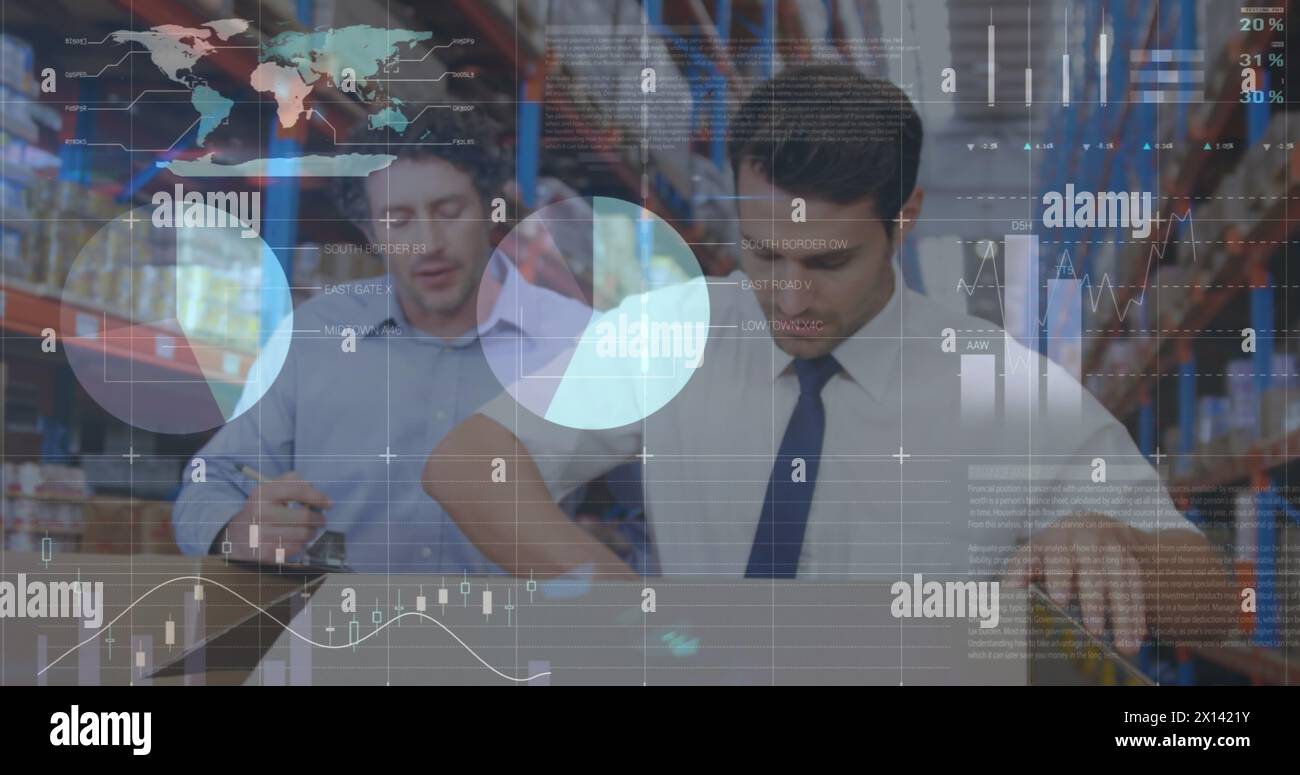 Bild der Verarbeitung von Finanzdaten über digitalen Symbolen für Geschäftsleute Stockfoto