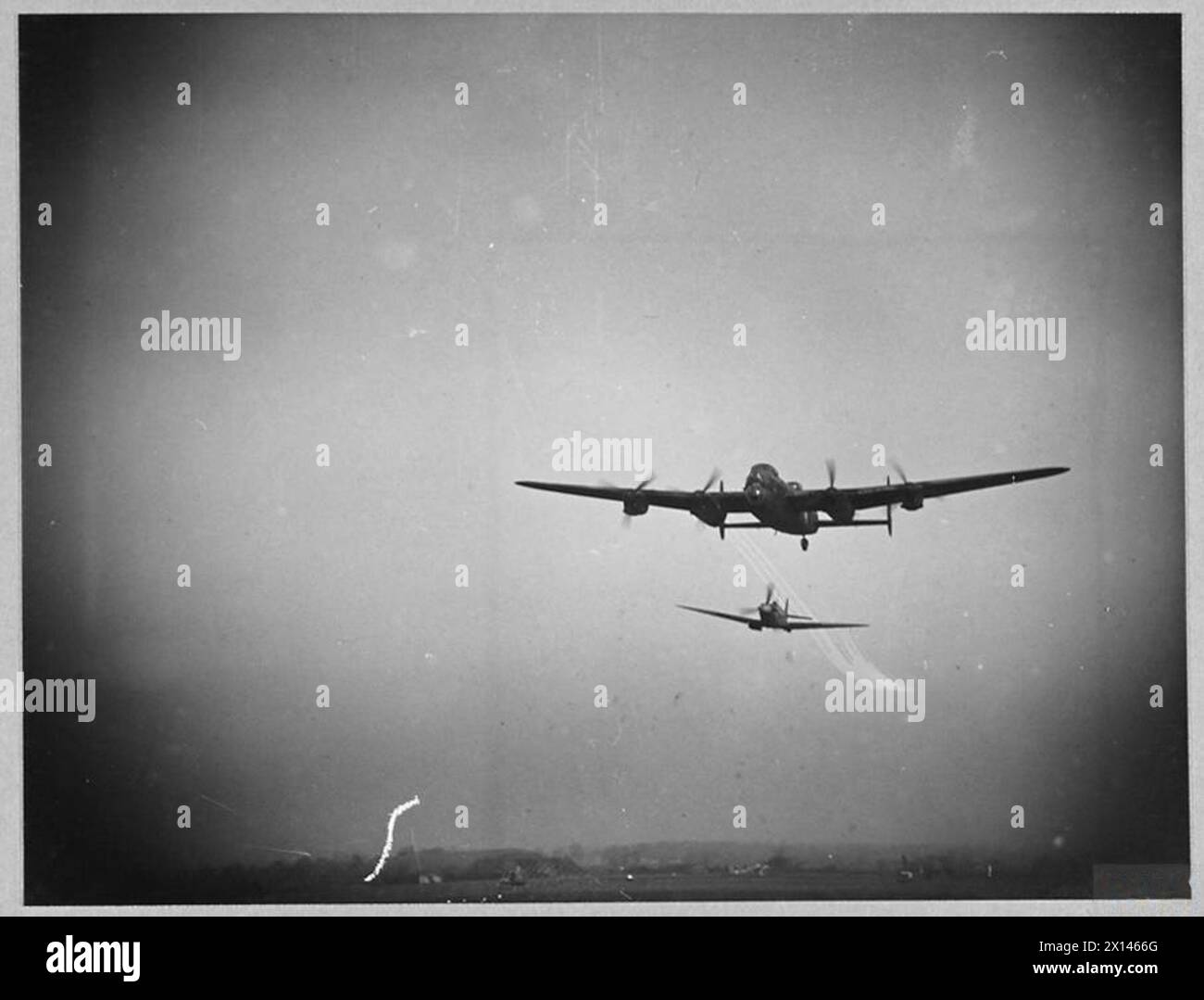 US-Piloten besuchten 1943 die RAF-Fortgeschrittene und flogen mehrere Flugzeugtypen, darunter Lancaster Bomber und Spitfire. Stockfoto