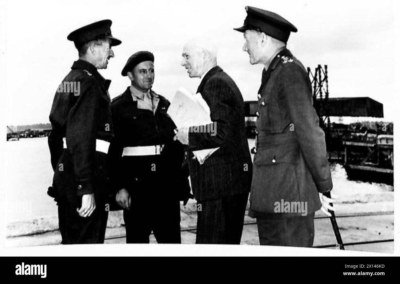Eine Serie von Fotografien im Marchwood Depot in der Nähe von Southampton dokumentiert Aktivitäten im Zusammenhang mit No.975 Port Repair Ship, einschließlich Royal Engineers und Progress on S.S. C.W.S., für Aufzeichnungen der britischen Armee. Stockfoto