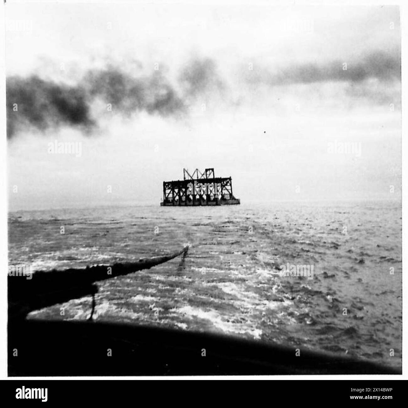 Das Schiff „Hippo No.1“ wird von Liverpool nach Rig Bay gezogen, als Teil eines Sondereinsatzes für D.TN. Stockfoto