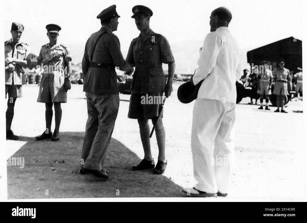 FELDMARSCHALL ALEXANDER IN ATHEN - Feldmarschall verabschiedet sich von Lieut. General Scobie British Army Stockfoto