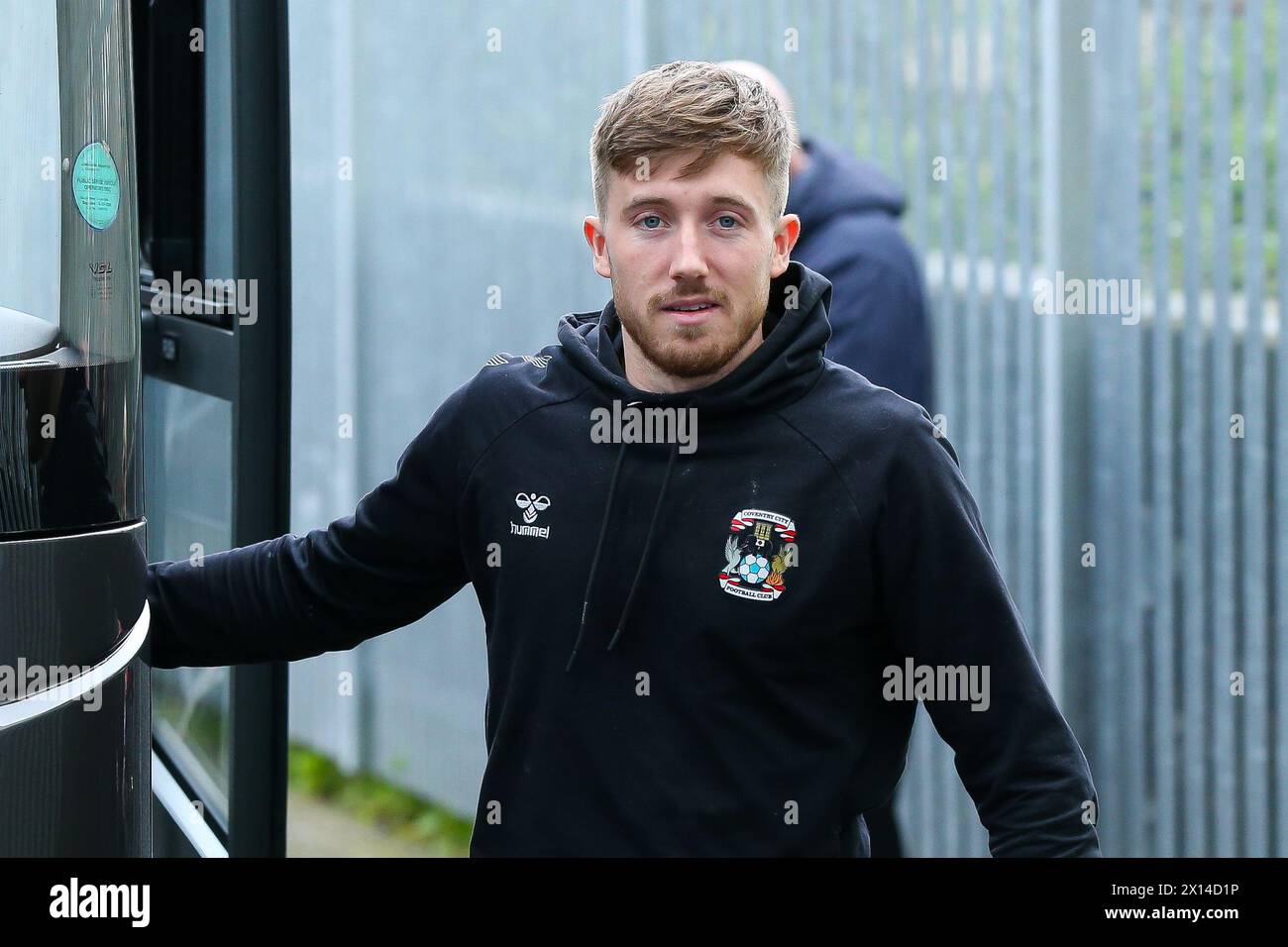 Josh Eccles aus Coventry City vor dem Sky Bet Championship-Spiel in St. Andrew's @ Knighthead Park, Birmingham. Bilddatum: Samstag, 13. April 2024. Stockfoto