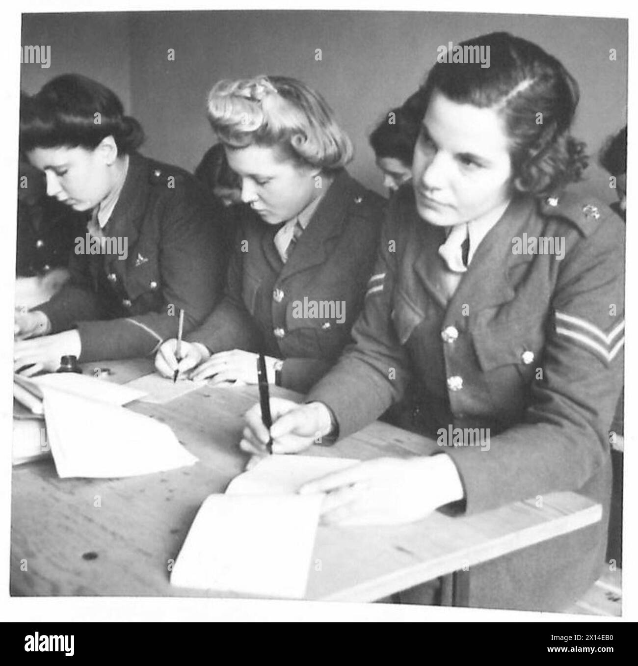 ATS-KLERIKSCHULE - Studium der Hilfskräfte während einer britischen Armee Stockfoto