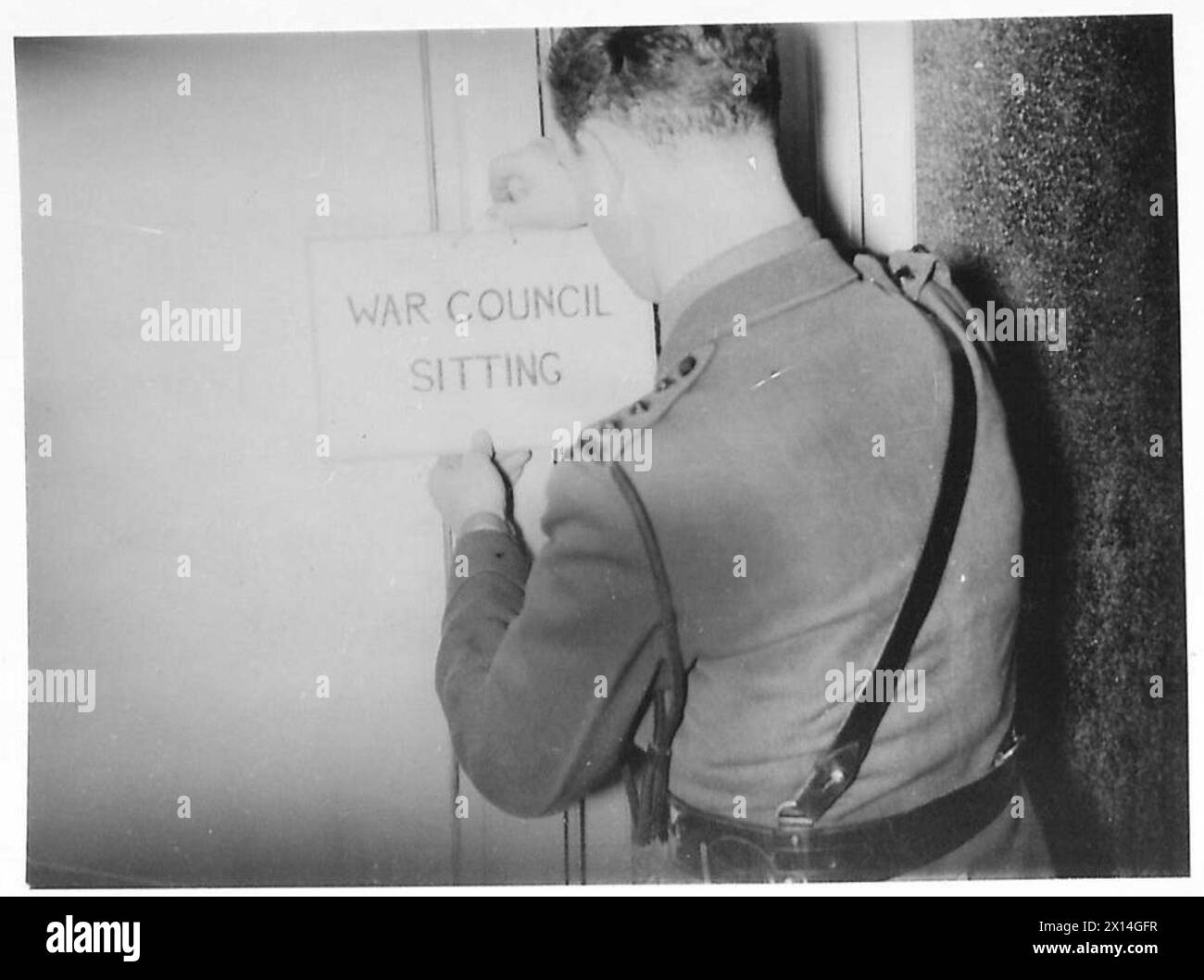 Ein Schild in der Kammer des Nahost-Kriegsrates beschränkt den Zugang nur für autorisiertes Personal. Stockfoto