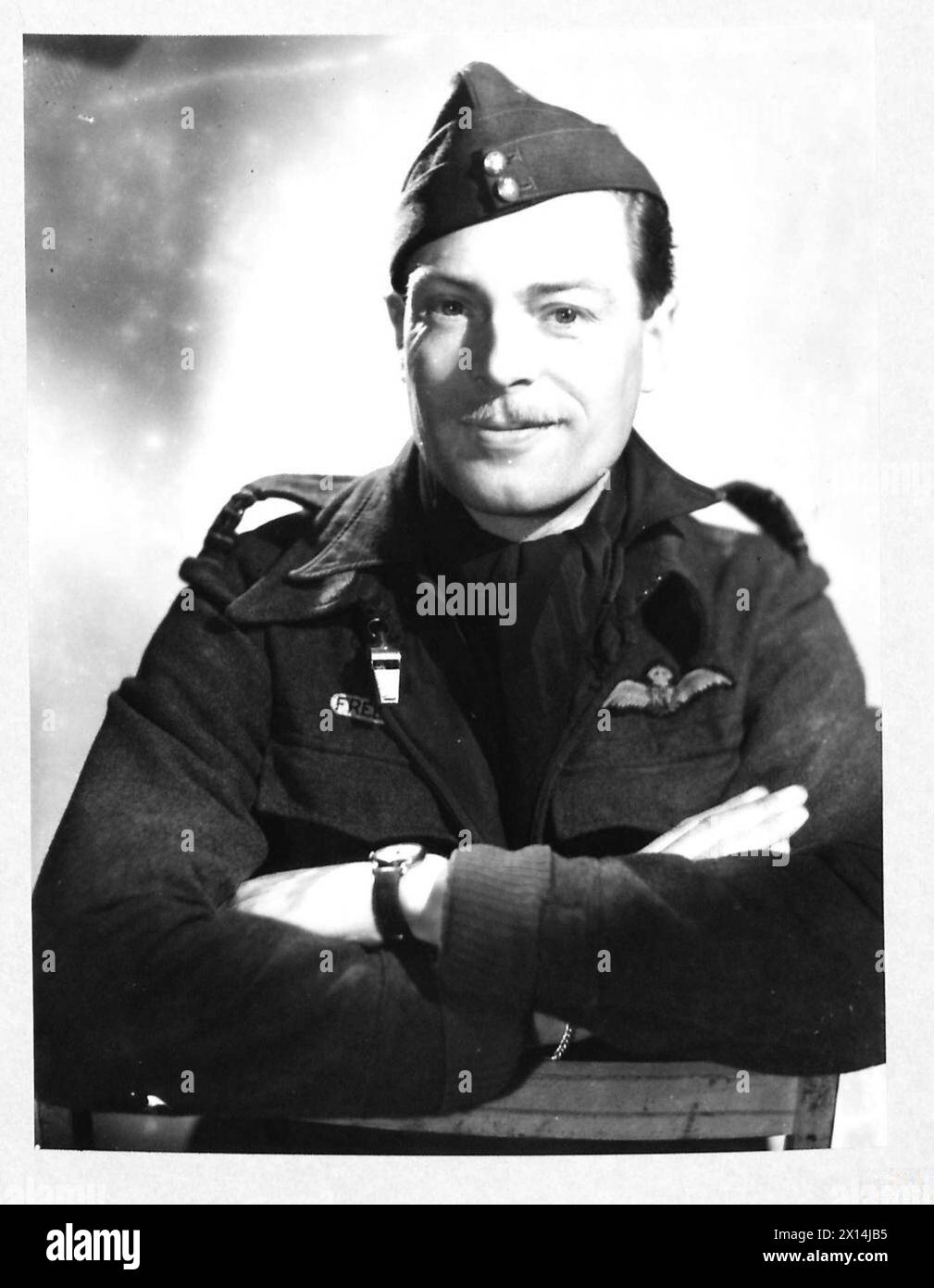 Die Royal Air Force unterhielt die britische Luftverteidigung während des Zweiten Weltkriegs durch Operationen wie die Schlacht um Großbritannien, Bombenangriffe und Küstenpatrouillen. Die personellen und technologischen Entwicklungen der RAF waren entscheidend, um die Überlegenheit der Luftfahrt zu erreichen und die militärischen Anstrengungen der Alliierten zu unterstützen. Stockfoto