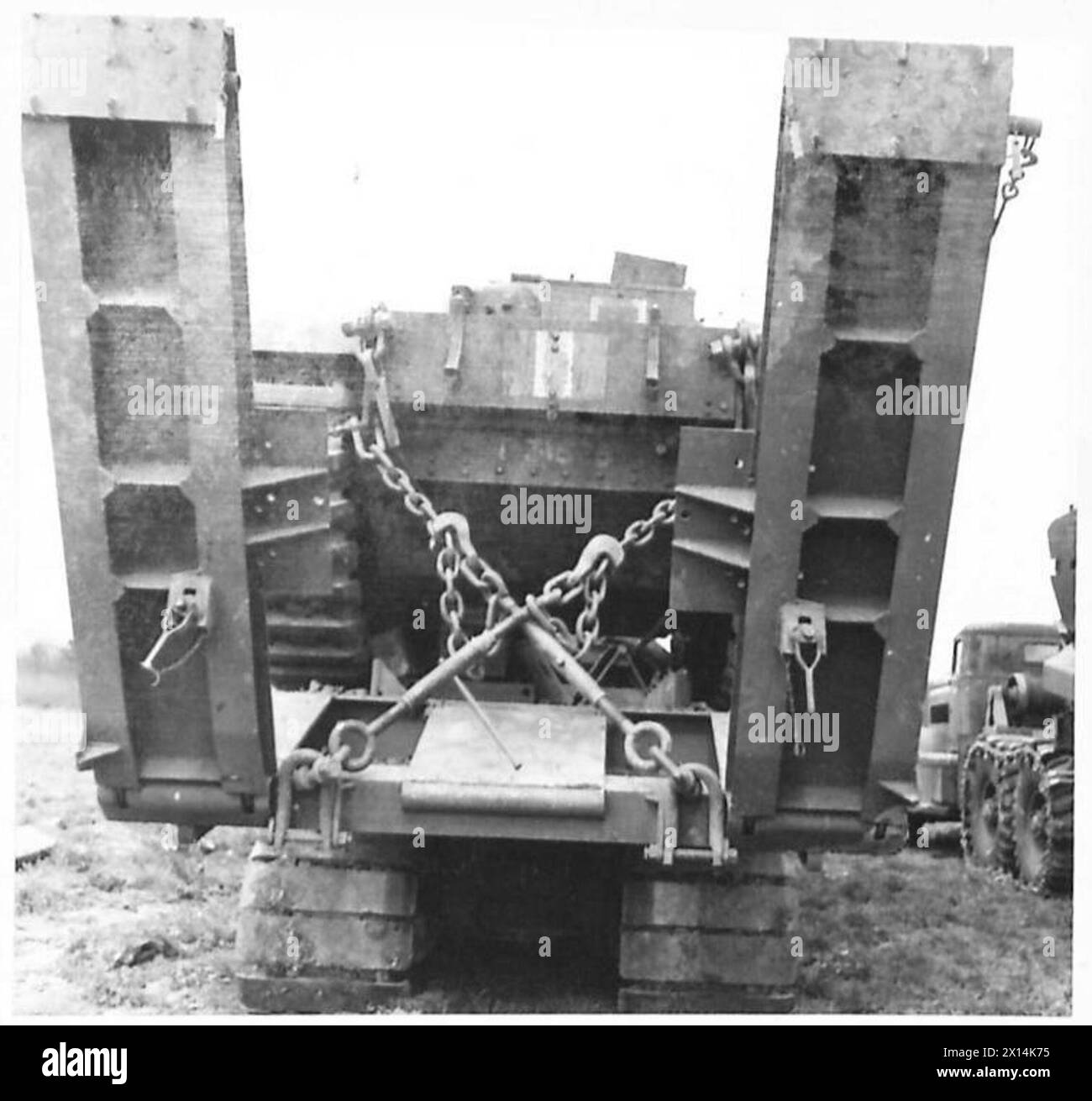 PANZER UND RAUPENTRANSPORTER - Ein Churchill Transporter der Britischen Armee Stockfoto