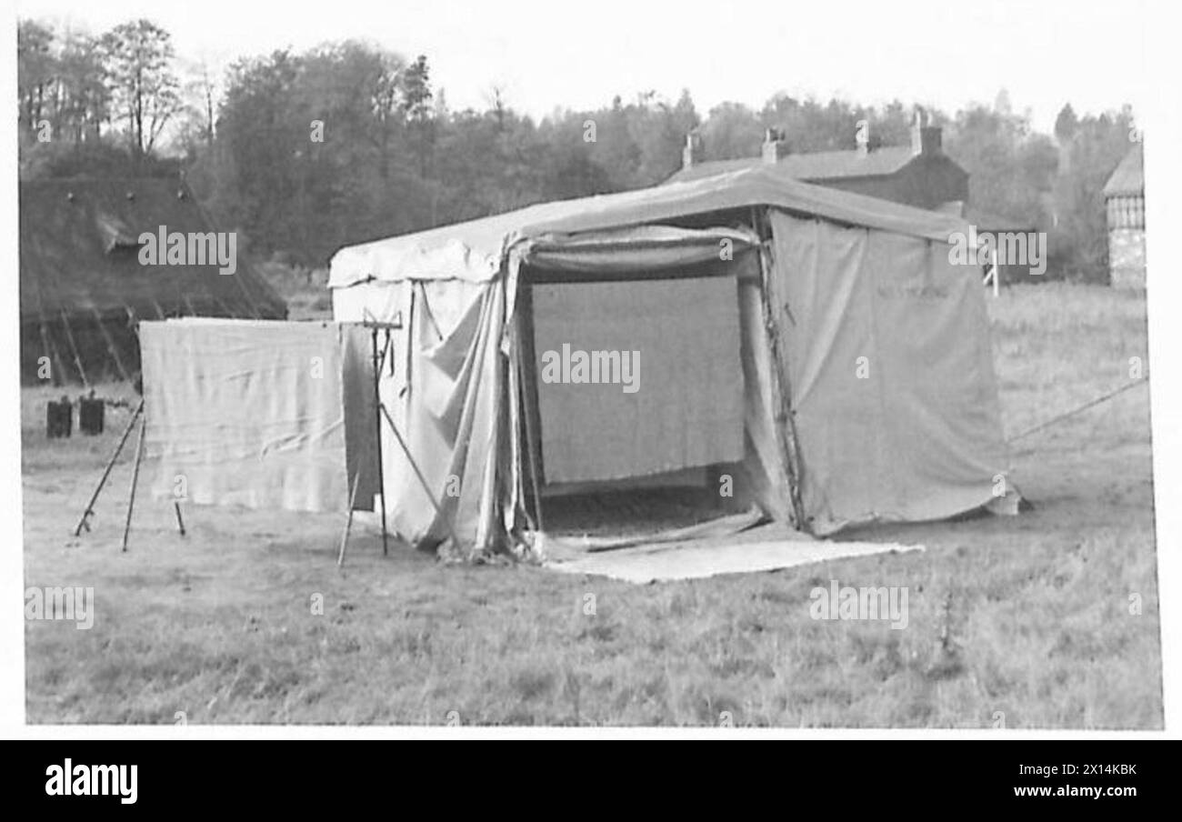 Ein Tank wird im Rahmen von Sanitär- und Sicherheitsmaßnahmen bei Operationen der britischen Armee desinfiziert. Stockfoto