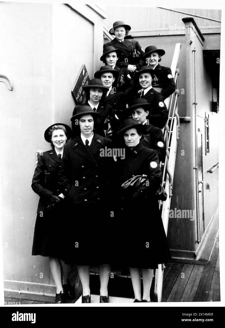 Ein Kontingent amerikanischer Krankenschwestern kommt ins Land, um Krankenhäuser zu besuchen, die an Bord ihres Transports mit der 7. Brigade, 3. Kanadische Division in Greenock gesehen werden. Stockfoto