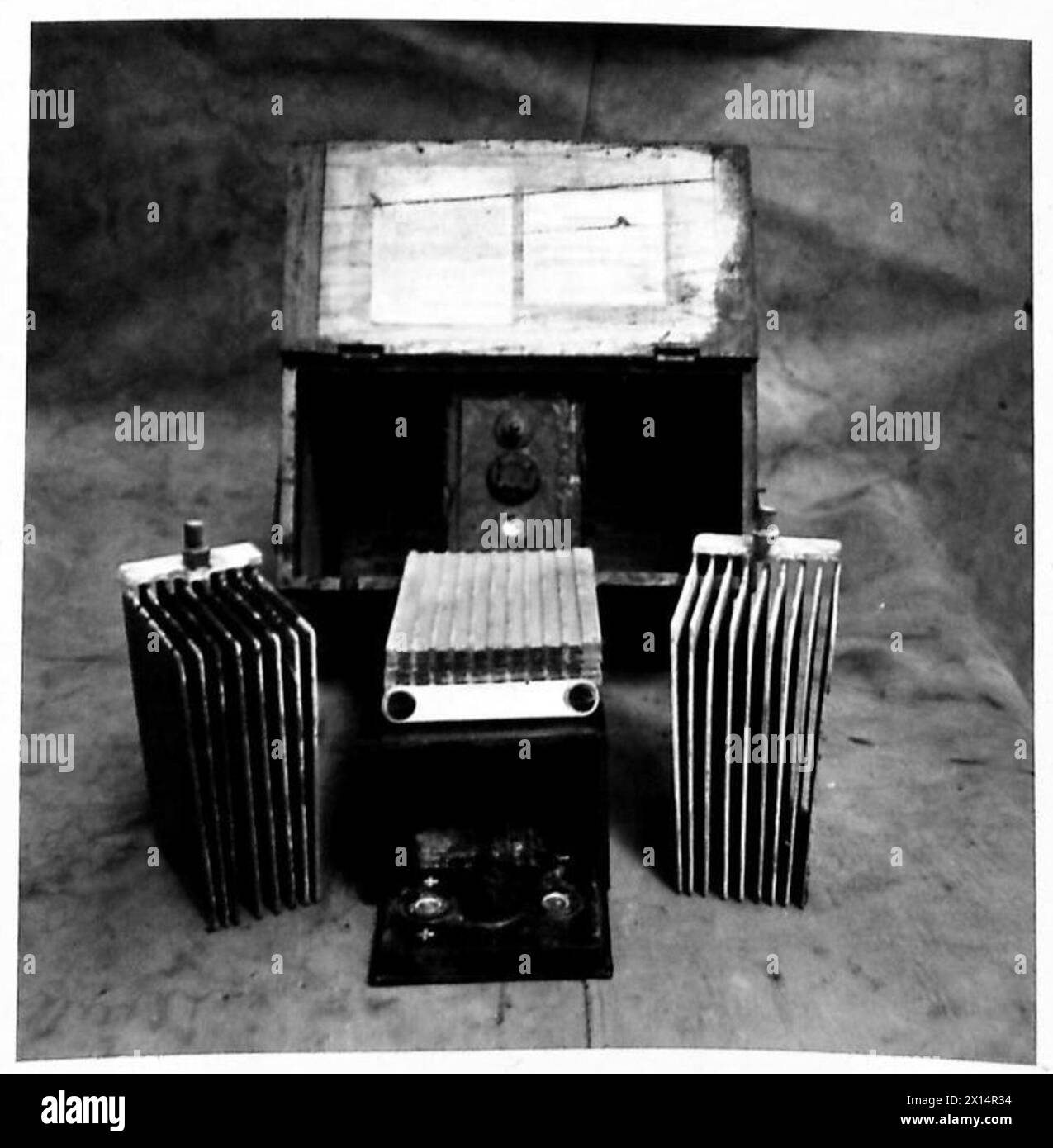 SONDERAUFTRAG FÜR M.E.6 [A] - Blei-Säure-Batterie-Bau bei der Hendon British Army Stockfoto