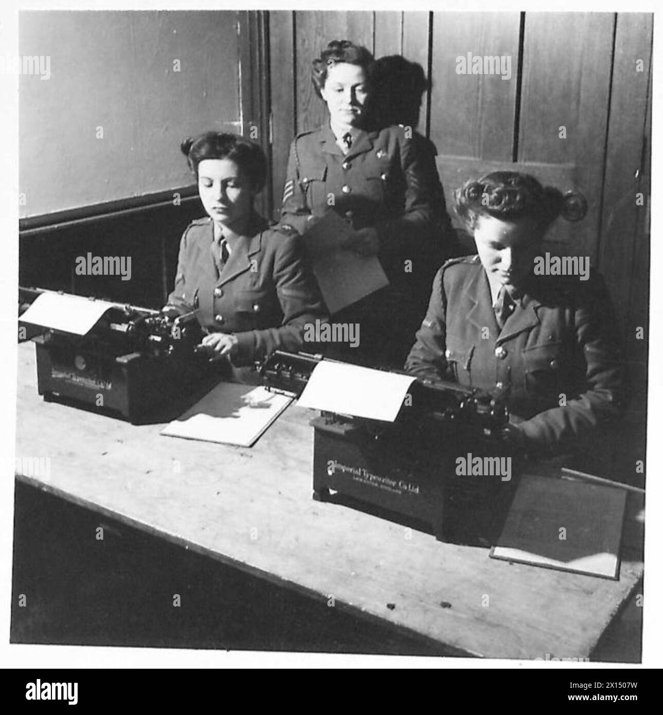 A.T.S. AUSWAHLZENTRUM - A.T.S. Hilfskräfte, die Auswahltests der British Army durchführen Stockfoto