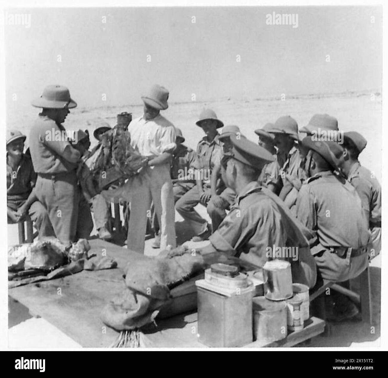 Die Schüler besuchen Unterricht an einer Kochschule in der Western Desert und erhalten eine praktische kulinarische Ausbildung für den Außendienst. Stockfoto