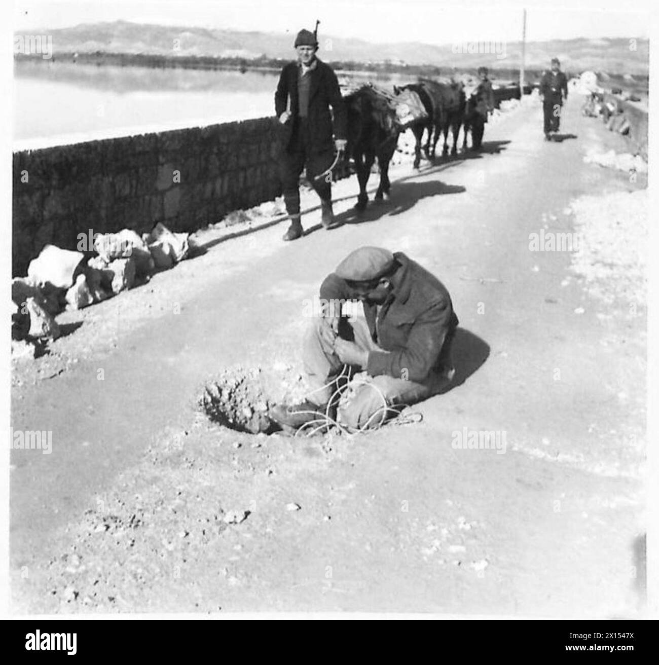 JUGOSLAWIEN: DIE NIKSIT-BRÜCKE - SPR.Townsend von Hunslet, Leeds, 10 Vorbereitungen auf die Brücke British Army Stockfoto