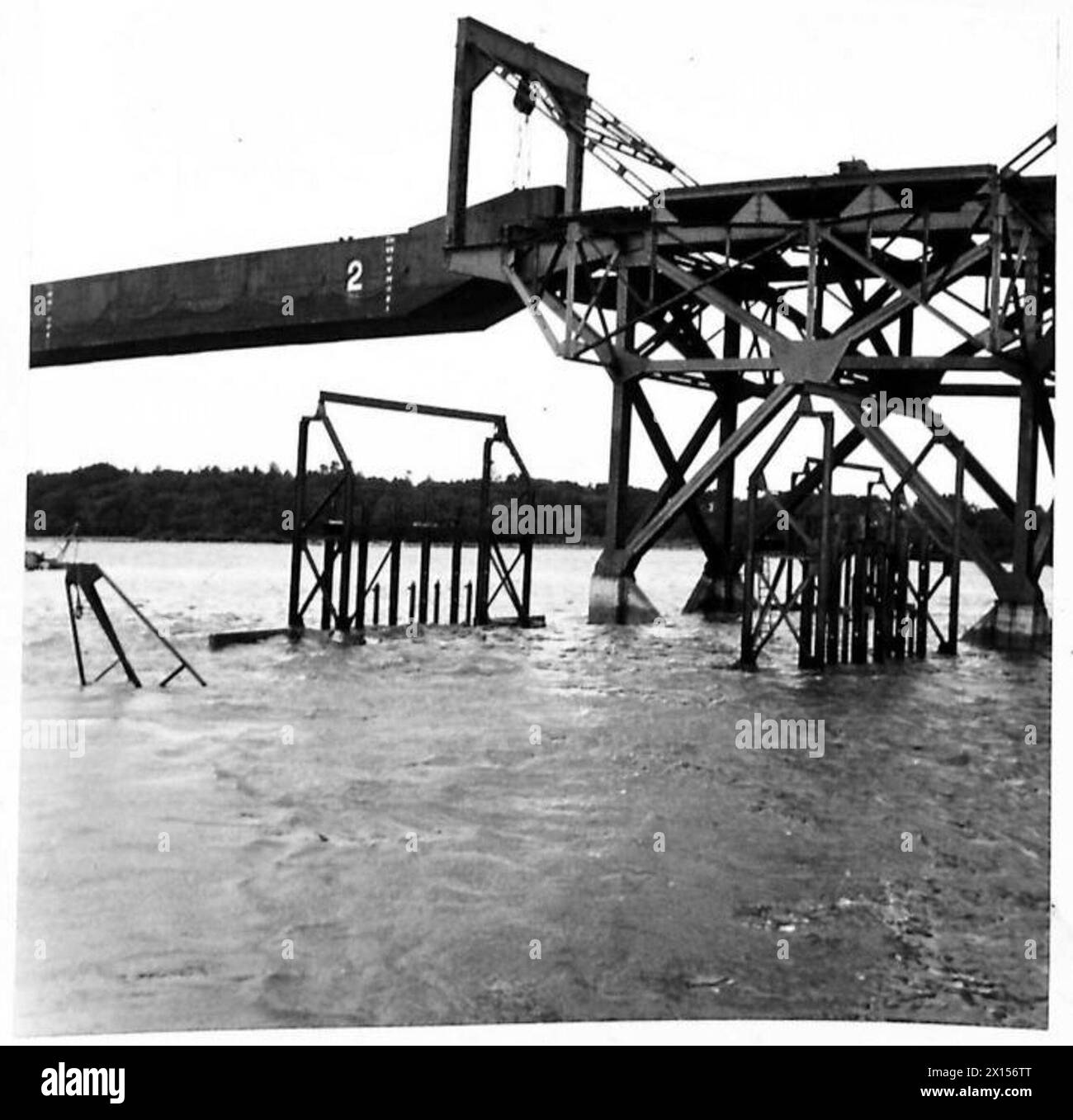 SONDERAUFTRAG FÜR D.TN. - Verschiedene Wasserstände auf Flusspferden in Rig Bay, British Army Stockfoto