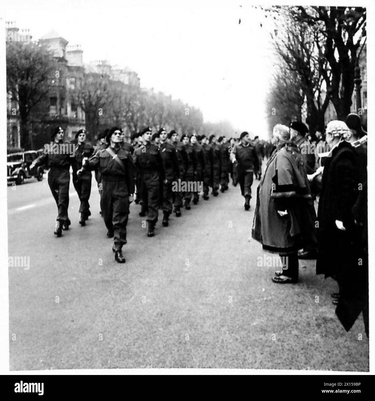 CAMBRAI DAY CHURCH PARADE - der marsch vorbei, britische Armee Stockfoto