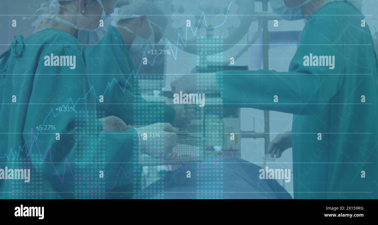 Bild der Datenverarbeitung über Chirurgen in Gesichtsmasken Stockfoto