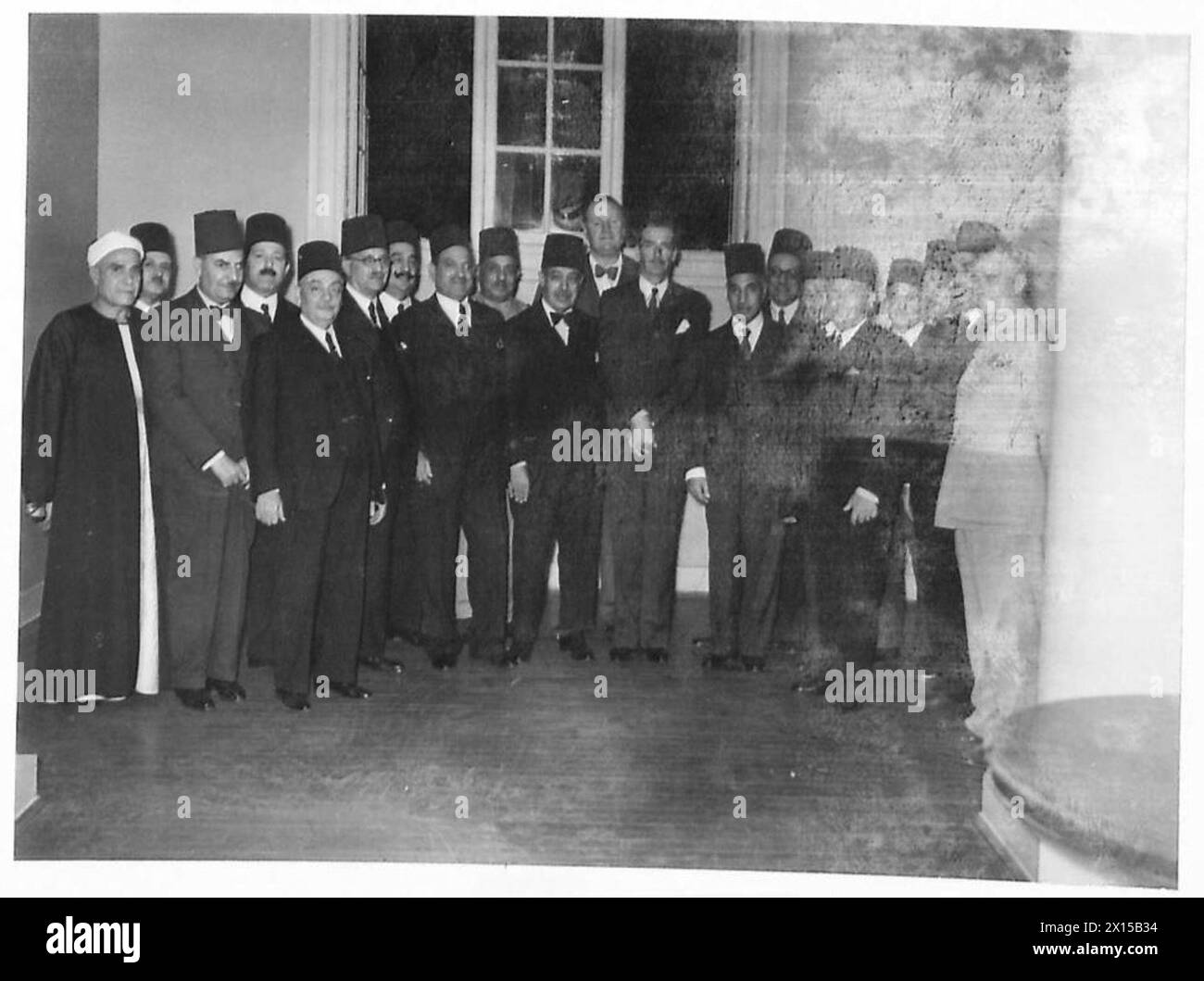 Eden trifft auf ägyptische Politiker, Sir Miles Lampson und General Sir Archibald Wavell während seines Besuchs in Ägypten. Stockfoto