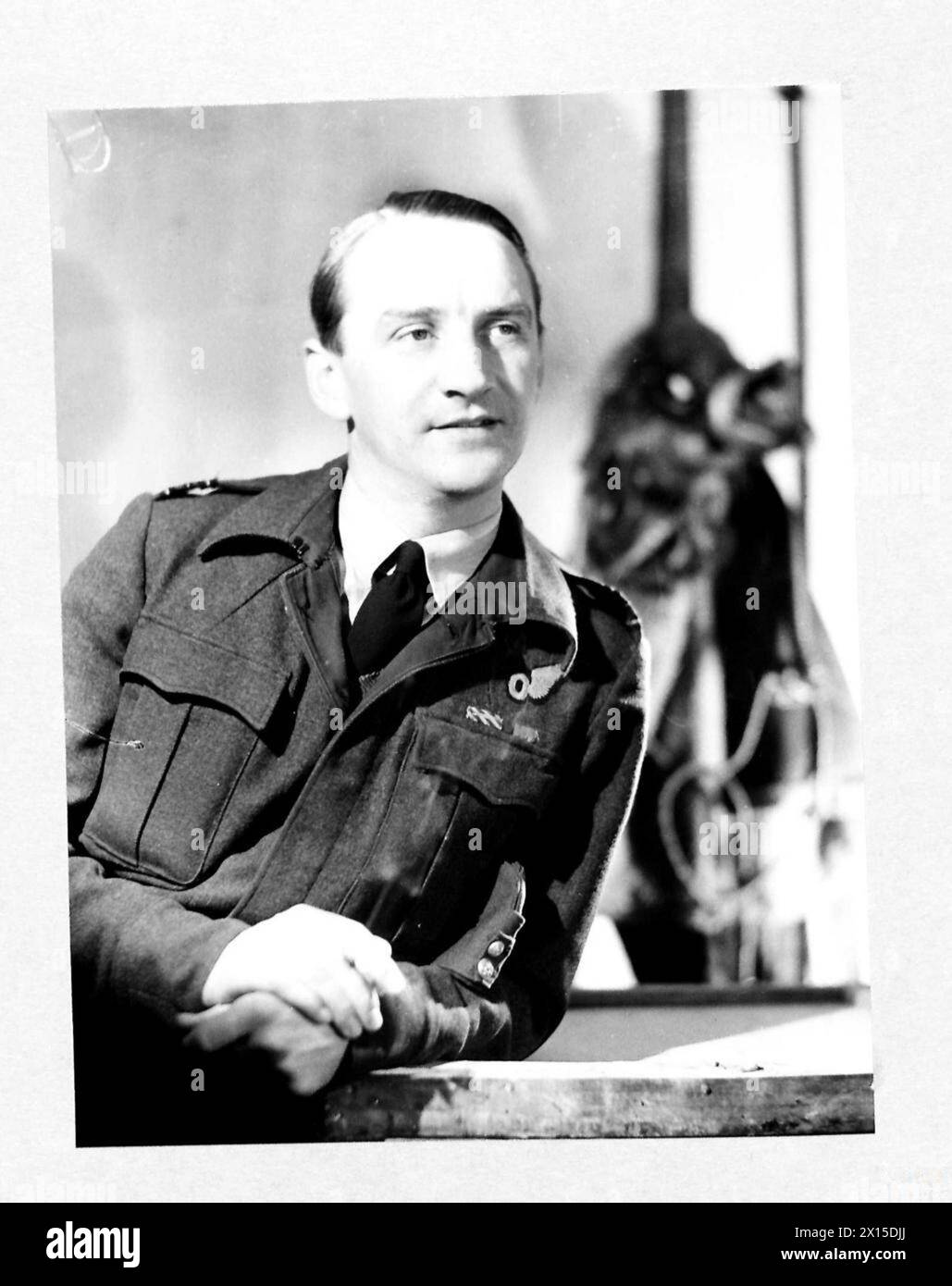 Während des Zweiten Weltkriegs war die Royal Air Force (RAF) von entscheidender Bedeutung für die Verteidigung Großbritanniens und nahm an bedeutenden Operationen wie der Schlacht von Großbritannien, strategischen Bombenangriffen und Küstenpatrouillen teil. Die technologischen Innovationen und die strategische Planung der RAF waren entscheidend für die Aufrechterhaltung der Luftüberlegenheit und die Unterstützung der alliierten Streitkräfte. Stockfoto