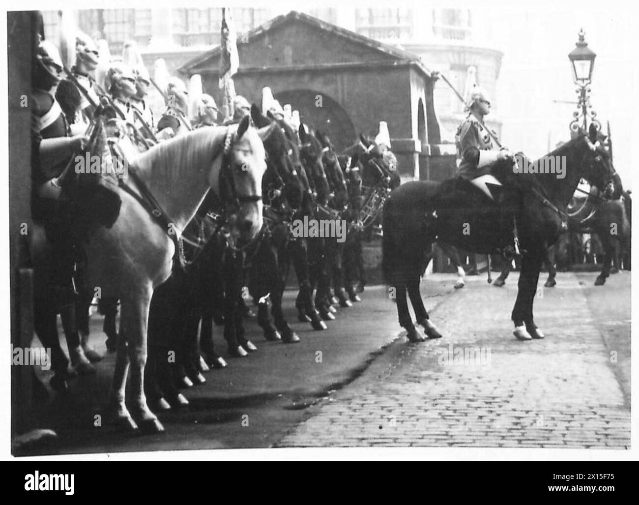 Life Guards Regiment der British Army auf formeller Parade mit zeremonieller Uniform und Formation. Stockfoto