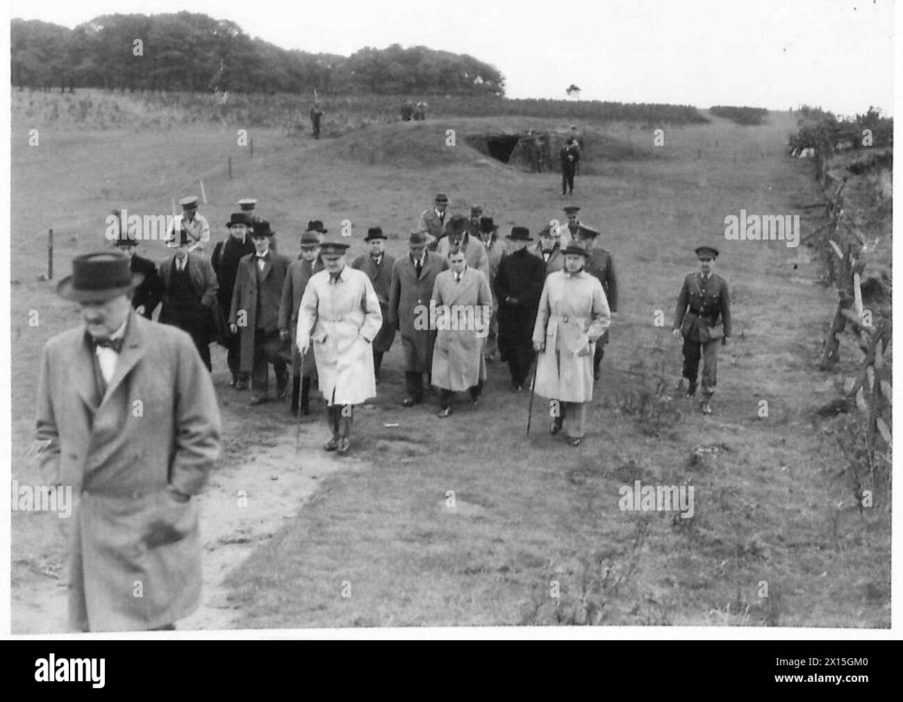 Der Oberbefehlshaber trifft Parlamentsabgeordnete und zeigt ihnen die Küstenverteidigung in Sewerby unter dem Northern Command der British Army. Stockfoto