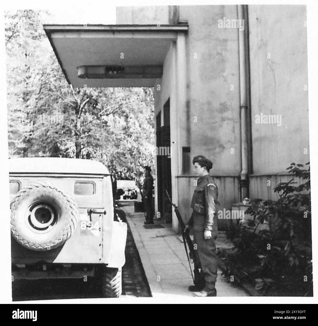 Der Reichssender Hamburg wird heute von den Briten betrieben, wobei eine Wachwache am Eingang des Studios stationiert ist. Stockfoto