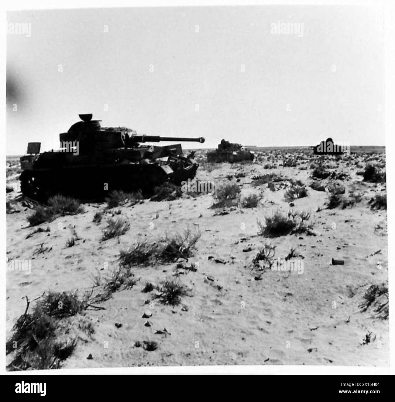 Die Mutter der Familie Kowalski arbeitet auf einem Bauernhof in Ostafrika mit anderen polnischen Flüchtlingsfrauen nach der Evakuierung aus sowjetischer Gefangenschaft. Transitlager in Pahlevi, Maschhad und Teheran boten Nahrung, medizinische Versorgung und Möglichkeiten, dem 2. Polnischen Korps oder der Kriegsarbeit beizutreten. Stockfoto