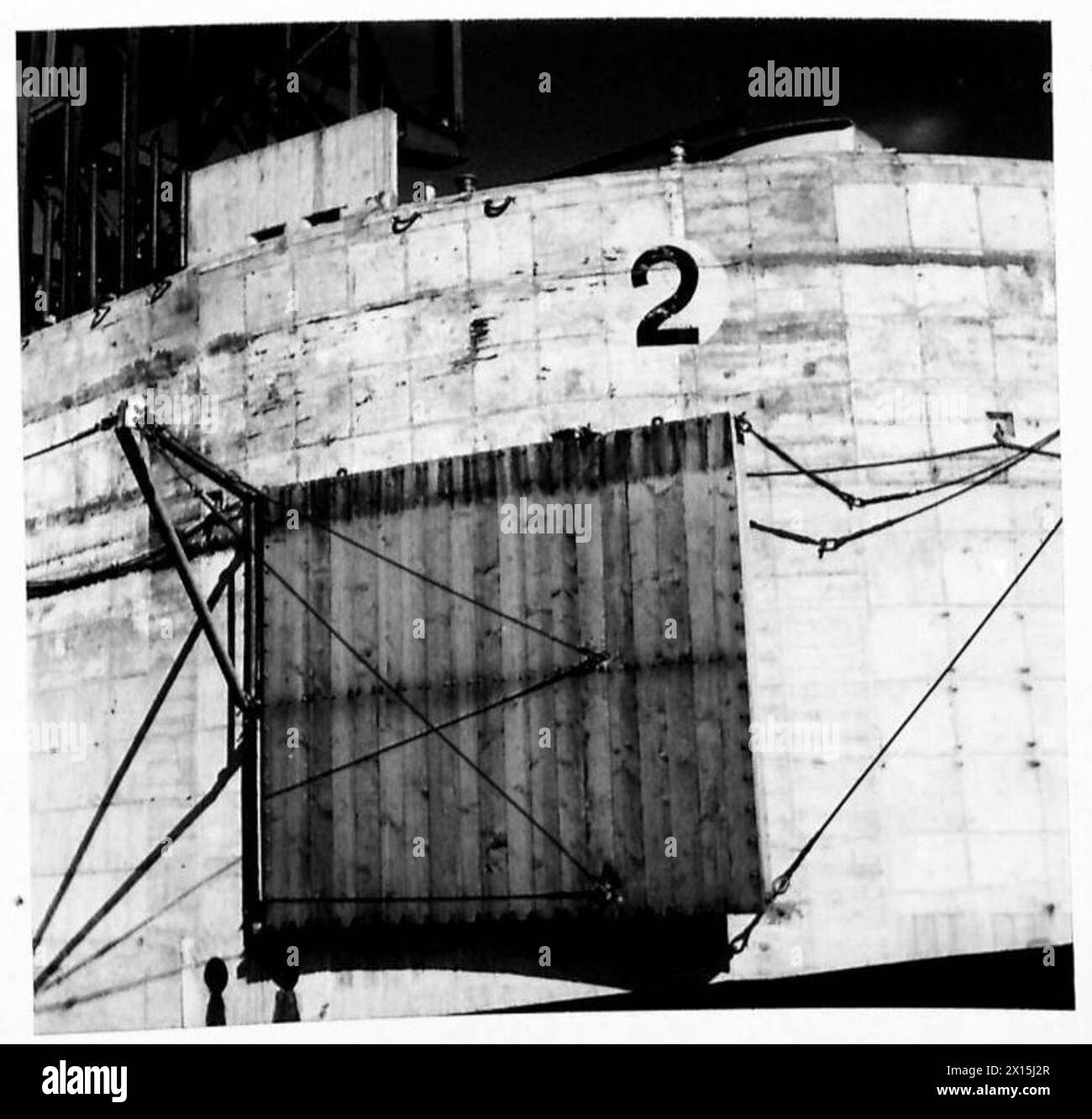 Nahaufnahme der Ruderbefestigung auf dem britischen Armeeschiff 'Hippo 2' bei einem Sondereinsatz. Stockfoto