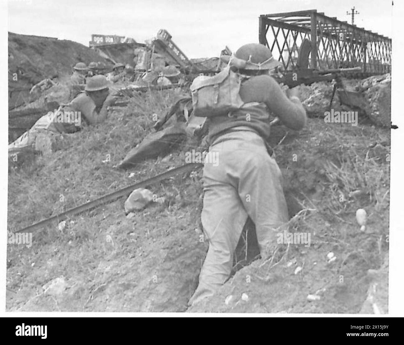 Infanteristen der 1. Griechischen Brigade des Bataillons bewachen die Ufer des Rubicon, was die Einsatzbereitschaft der britischen Armee veranschaulicht. Stockfoto Infanteristen der 1. Griechischen Brigade des Bataillons bewachen die Ufer des Rubicon, was die Einsatzbereitschaft der britischen Armee veranschaulicht. Stockfoto