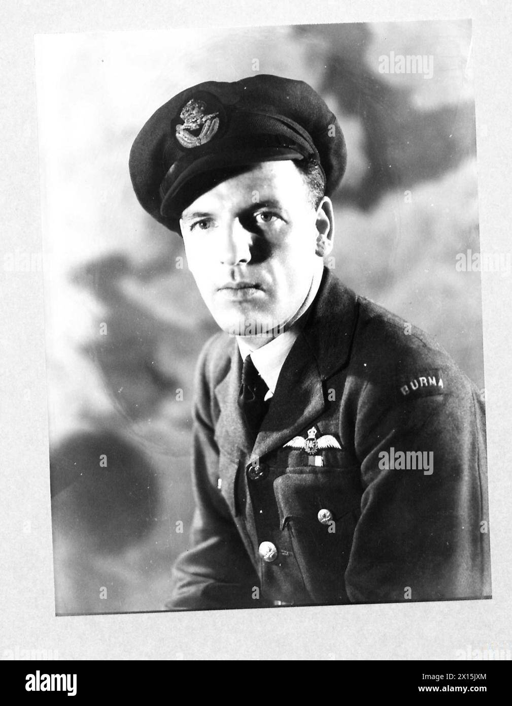 Die Royal Air Force (RAF) war ein Eckpfeiler der britischen Verteidigung während des Zweiten Weltkriegs und nahm an wichtigen Operationen wie der Schlacht von Großbritannien, strategischen Bombenangriffen und Küstenpatrouillen teil. Die Fortschritte der RAF in Technologie und strategischer Planung waren entscheidend für die Aufrechterhaltung der Luftüberlegenheit und die Unterstützung der alliierten Streitkräfte. Stockfoto