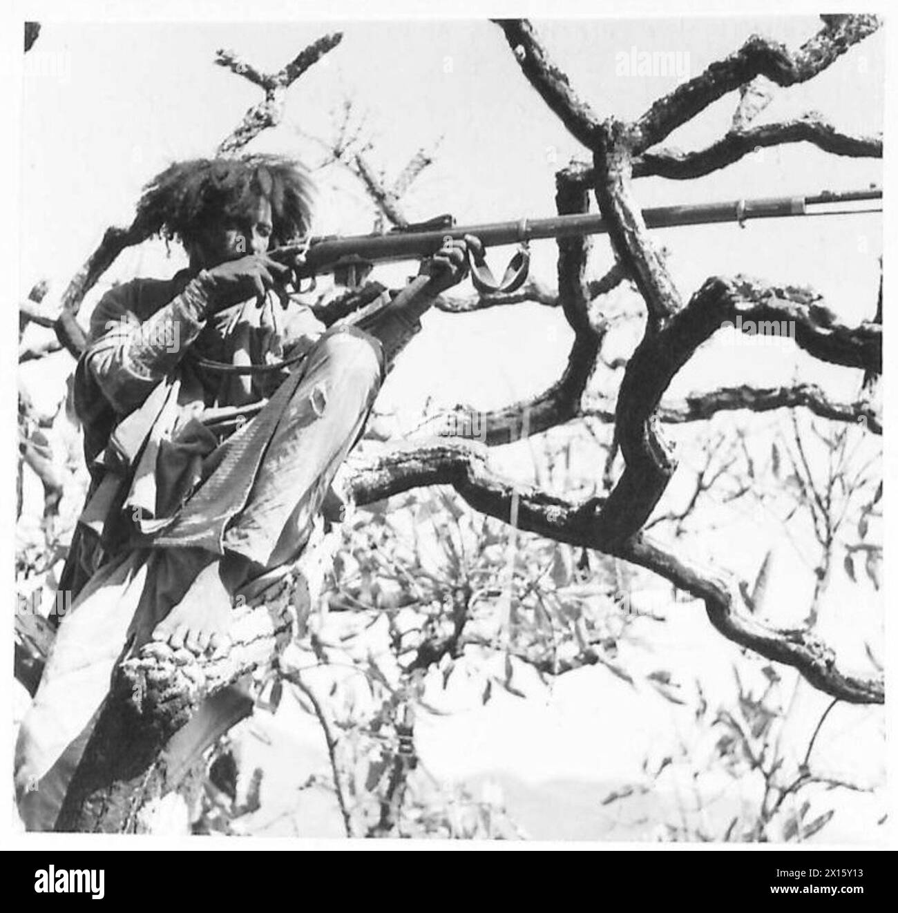 Abessinische Patrioten greifen das Fort von Debra Marcos an und erobern es mit natürlichen Bedeckungen wie Bäumen und der britischen Armee. Stockfoto