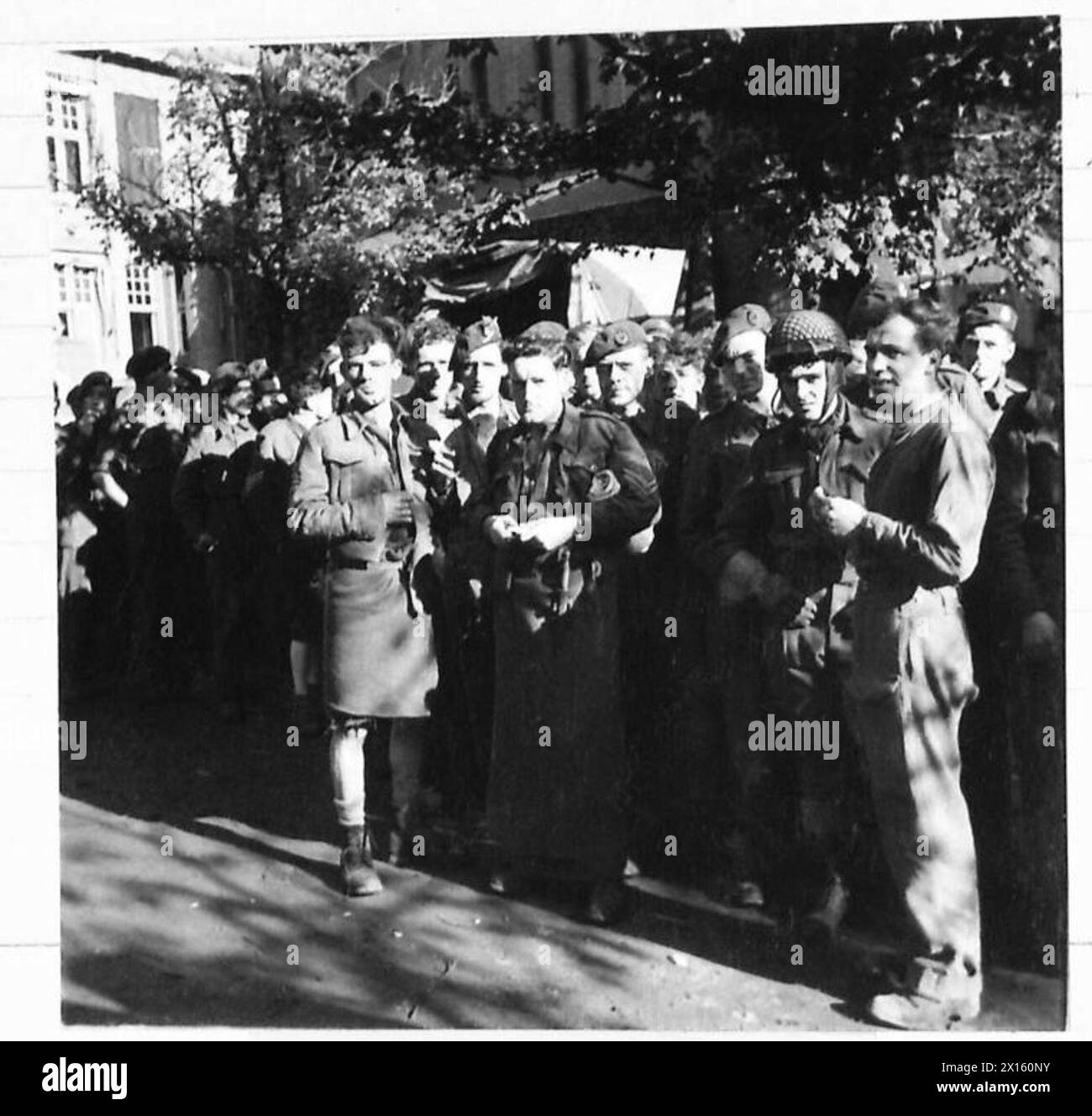 OPERATION "MARKET GARDEN" - SCHLACHT UM ARNHEIM, SEPTEMBER 1944 - britische Truppen aus Arnheim evakuiert, Stockfoto