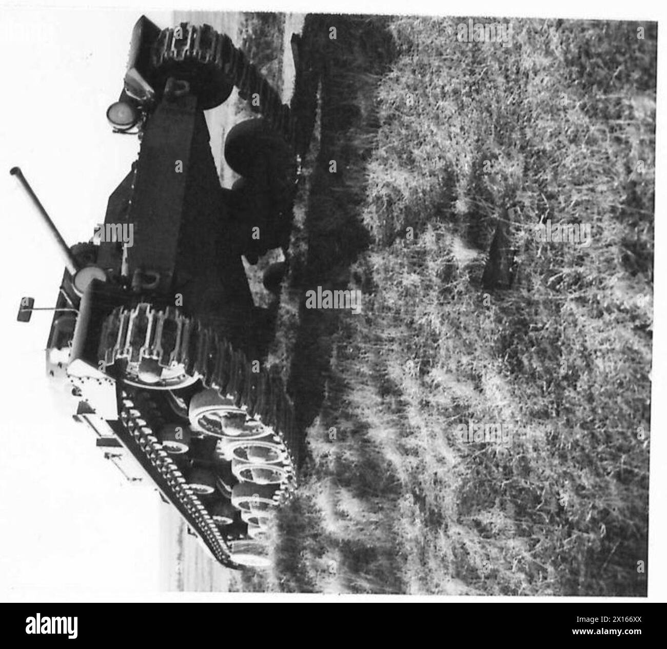 Der Valentine Mark III Infanteriepanzer ist ein gepanzertes Kampffahrzeug mit zwei-Pfünder-Kanone und BESA-Maschinengewehr, das von einer dreiköpfigen Besatzung betrieben wird. Er verfügt über einen elektrisch drehbaren Revolver und drahtlose Kommunikation mit einem Gewicht von 16 Tonnen bei einer Höchstgeschwindigkeit von 15 mph. Stockfoto