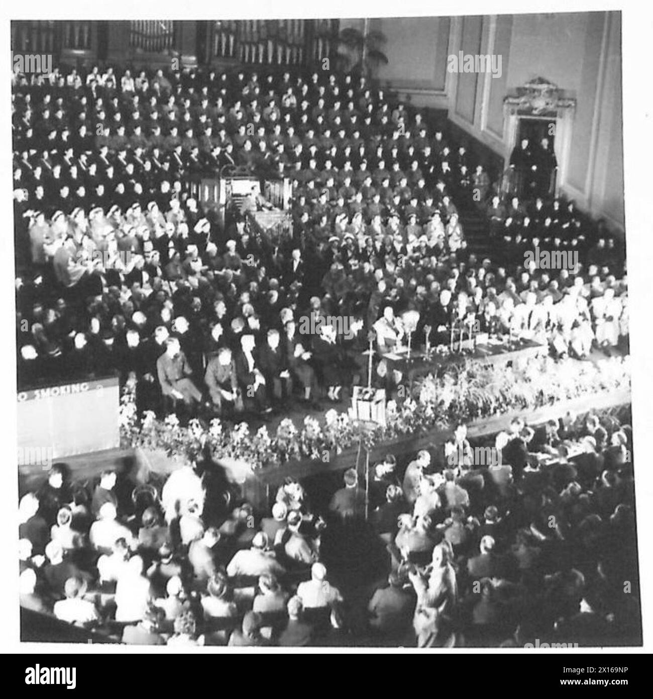 Der Premierminister wird vor einem Publikum in der Usher Hall in Edinburgh gezeigt, bei dem Mitglieder der britischen Armee anwesend sind. Stockfoto