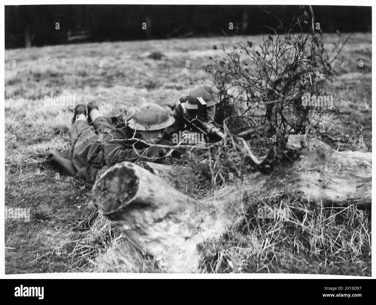 Tschechische Panzerabwehrkanonen, um ihre Waffen vor möglichen Angriffen während militärischer Operationen zu schützen. Stockfoto