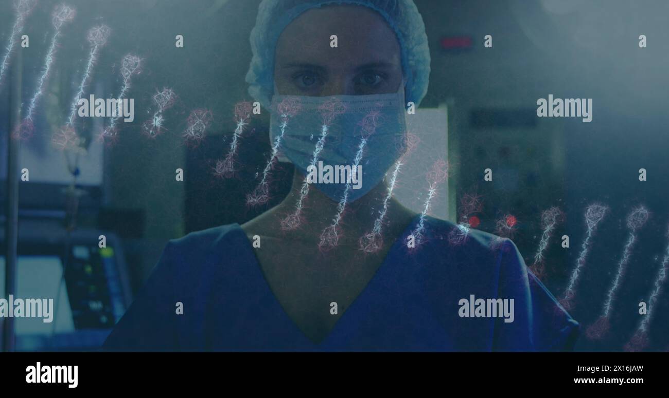 Bild des dna-Strangs über weiblicher kaukasischer Chirurgin mit Gesichtsmaske Stockfoto