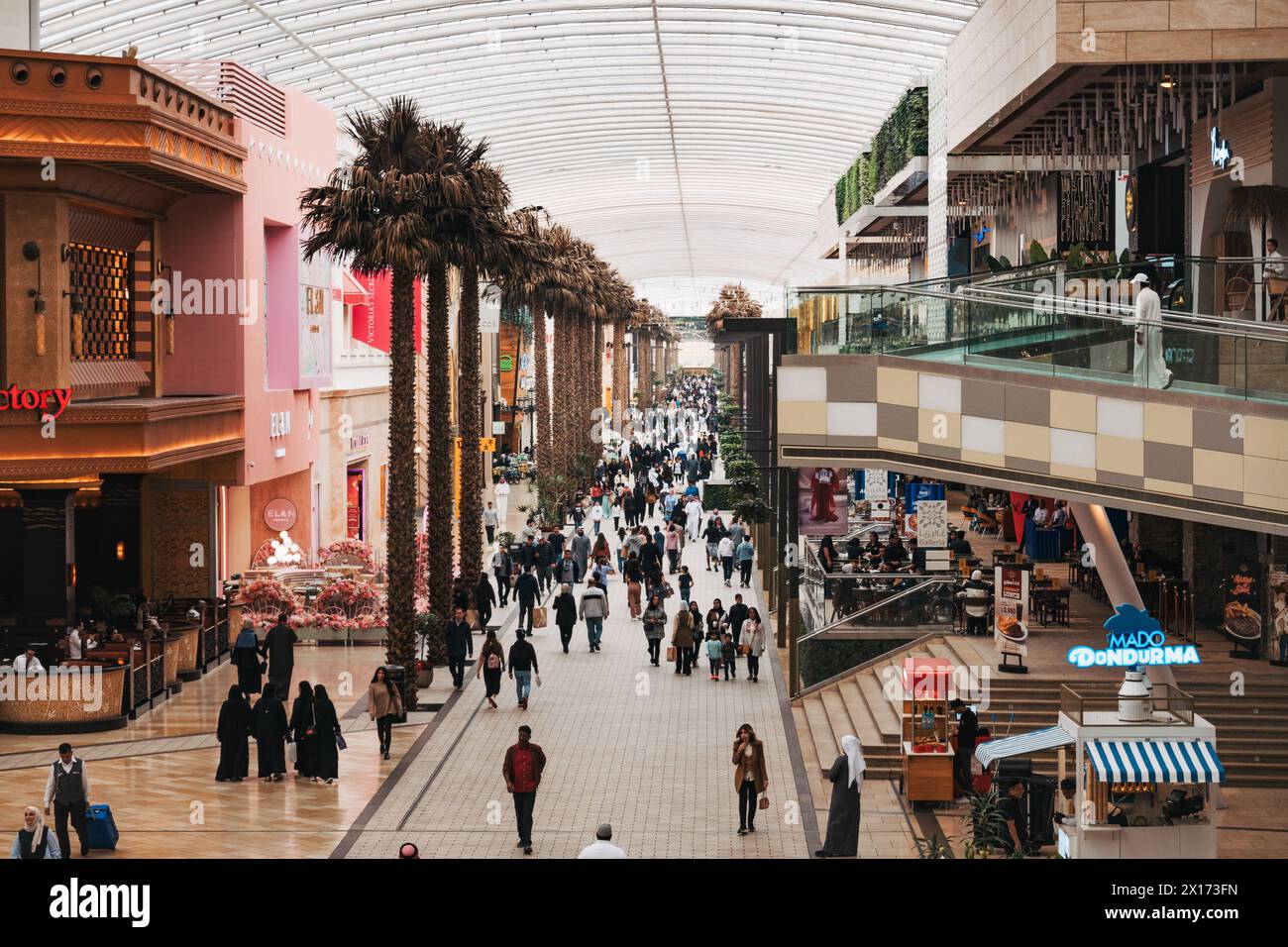 In den Avenues, dem größten Einkaufszentrum in Kuwait Stockfoto