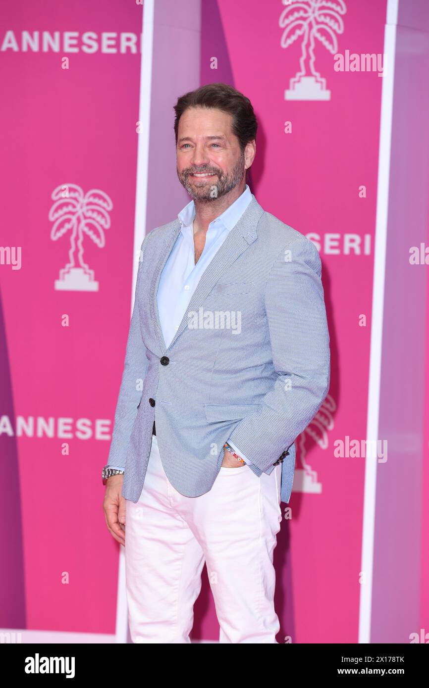 CANNES, FRANKREICH - 7. APRIL: Jason Priestley nimmt am 7. Canneseries International Festival - Day Thr Teil und wird Karl Lagerfeld Stockfoto