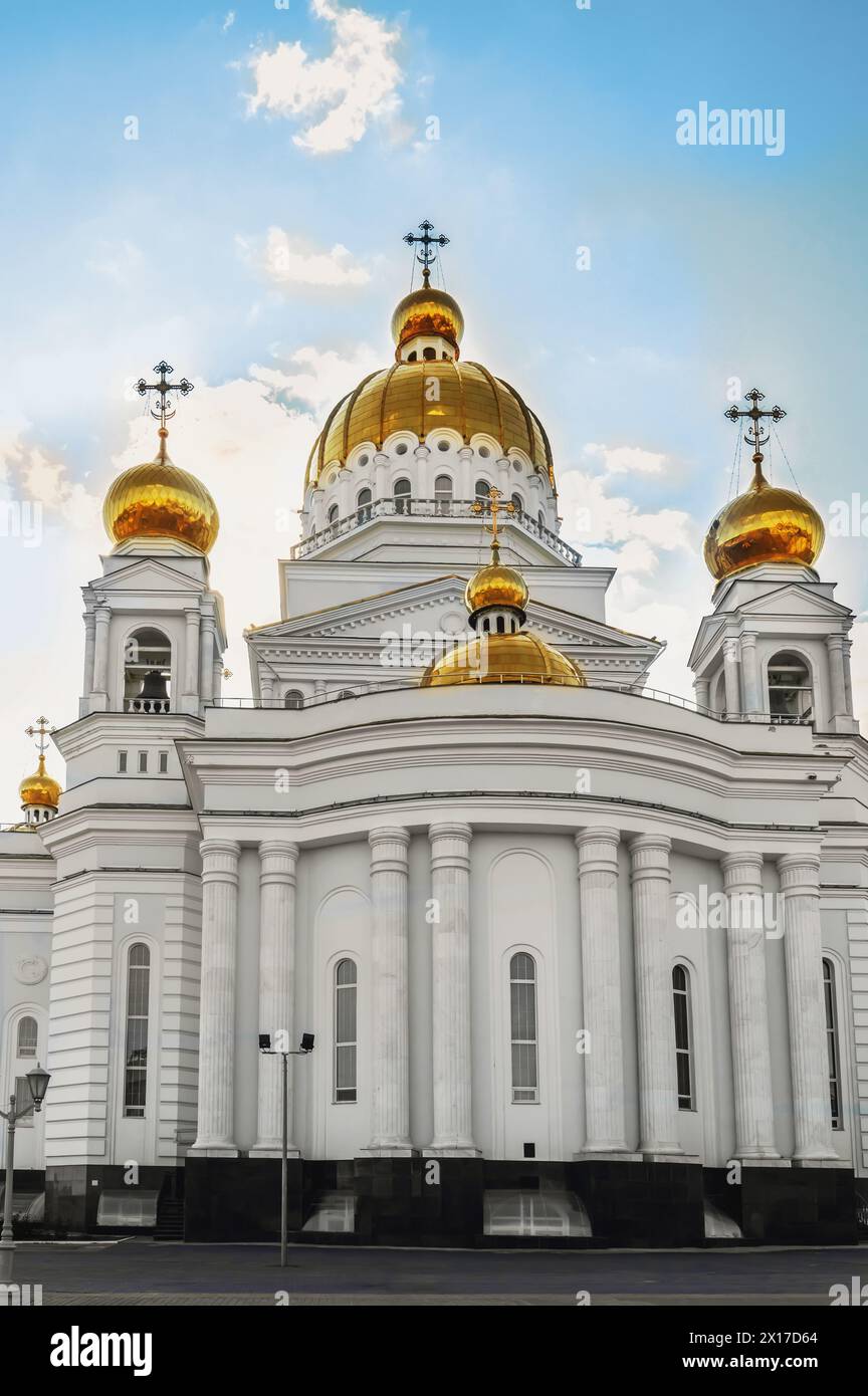 Saransk, Russland - 5. Juni 2023. Kathedrale von St. Theodor Uschakow in Saransk, Russland. Sie ist nach dem russischen heiligen und Admiral Fjodor Uschakow benannt. Stockfoto